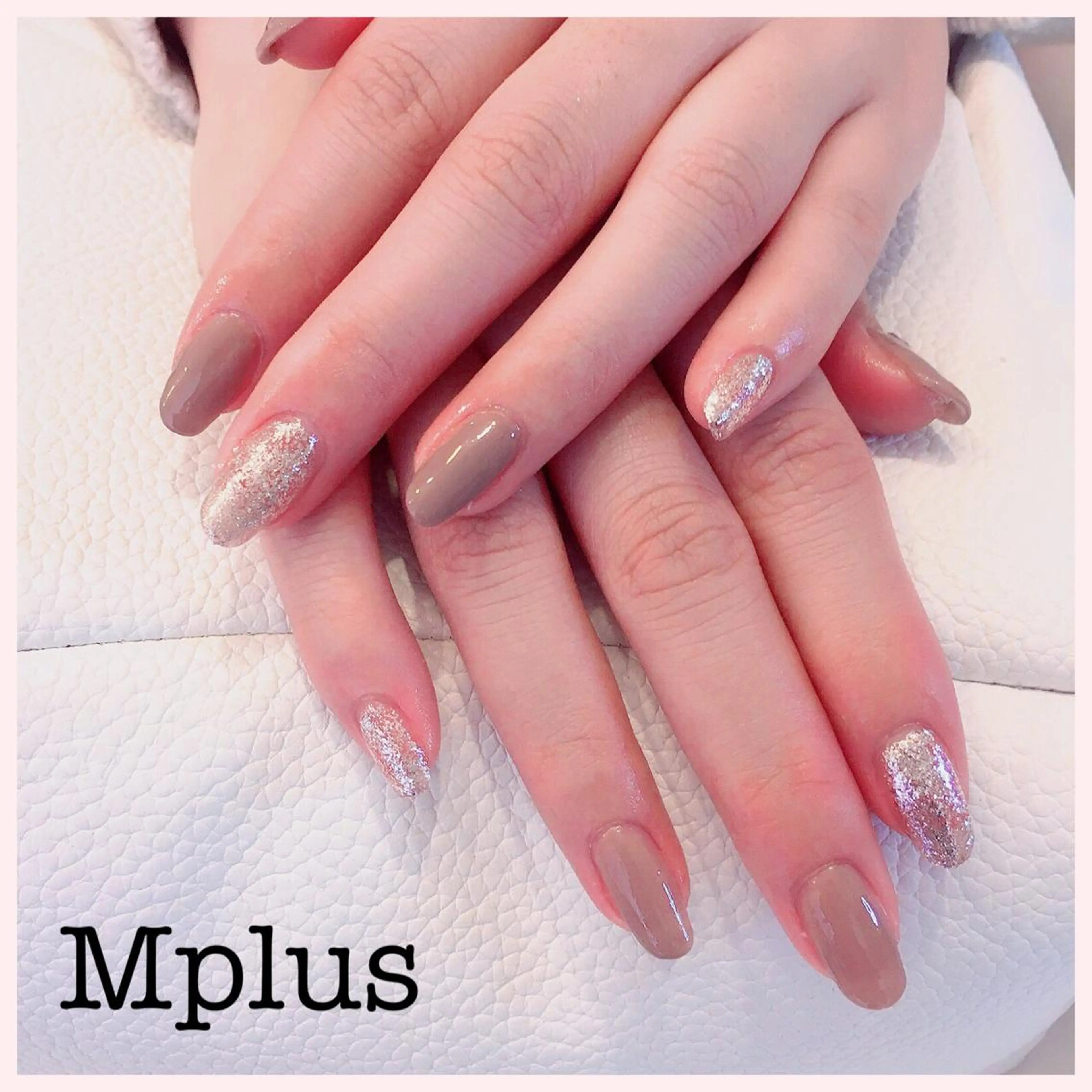 ネイル ゴールド ラメ(グリッター) ワンカラーネイル Mplus miyukiのネイルデザイン