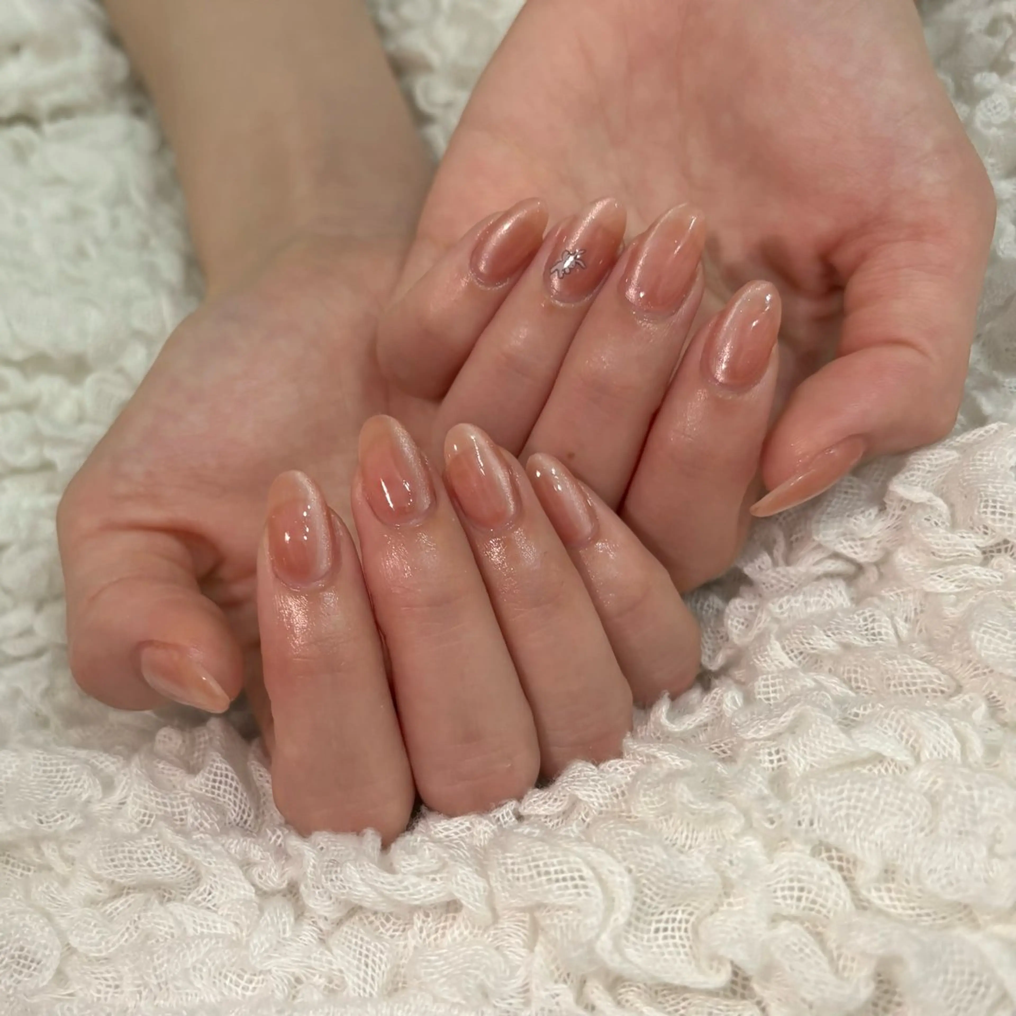 ネイル 氷ネイル・うるうるネイル マグネットネイル ハンドネイル private salon moelie所属・moelie .のネイルデザイン