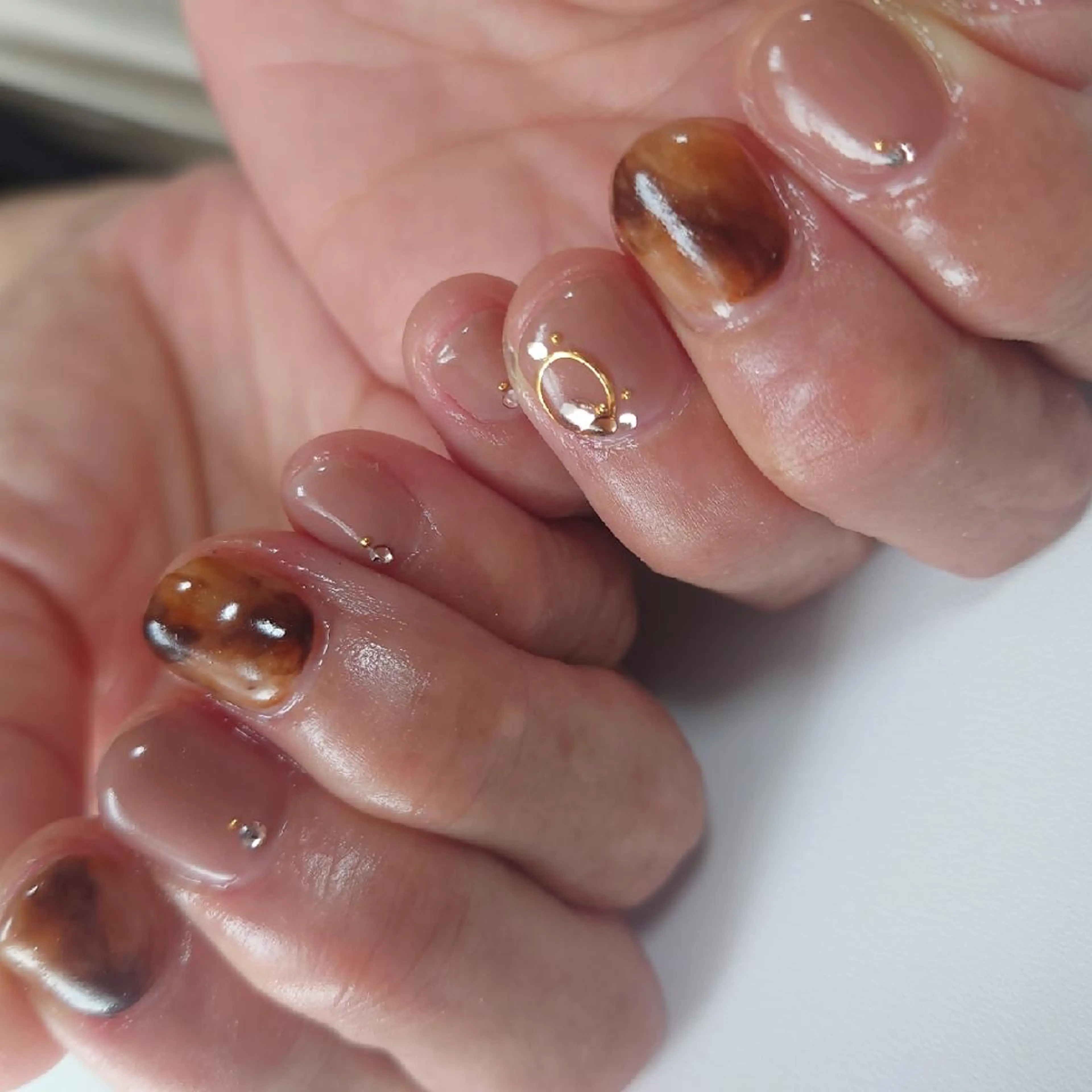 ネイル アートネイル べっ甲ネイル NailSalon Kotillのネイルデザイン