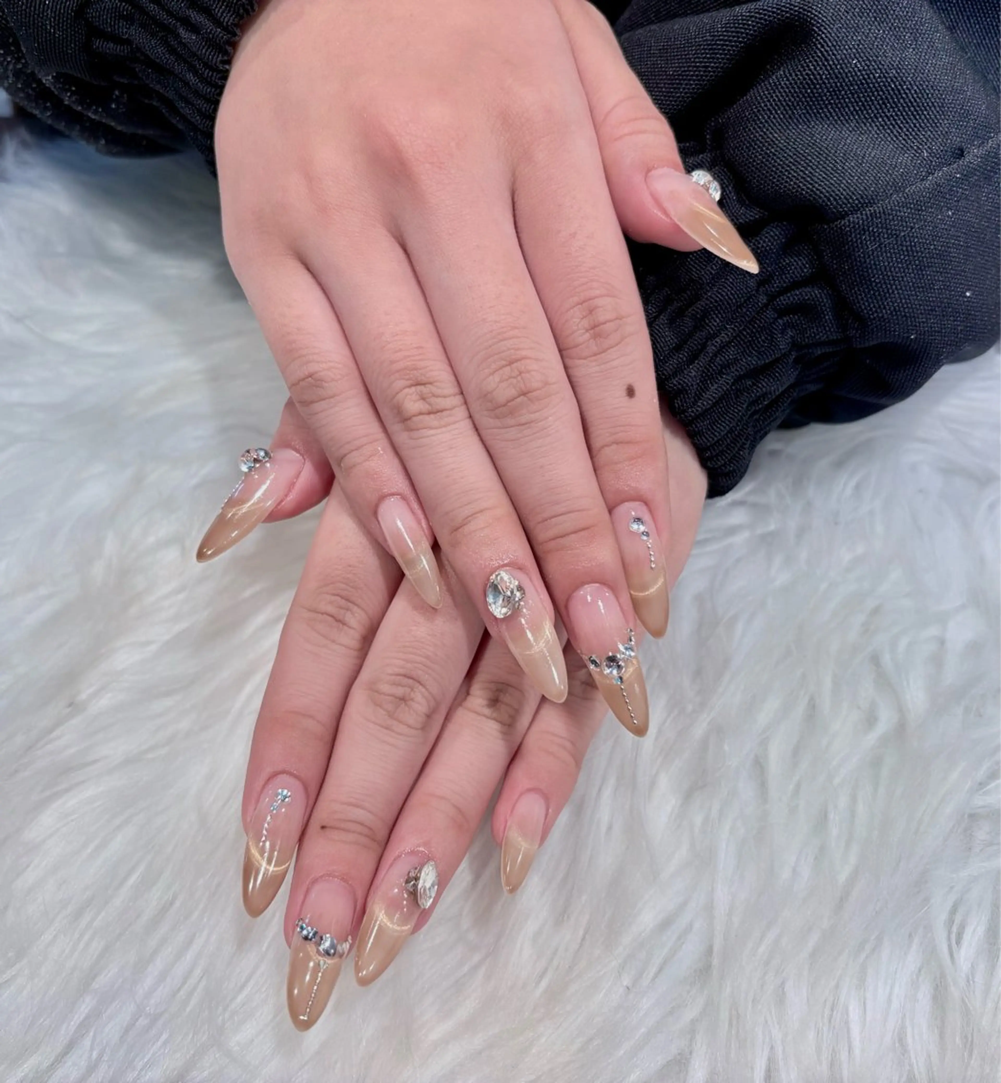 ネイル ストーンネイル ハンドネイル Nobody_ Minのネイルデザイン