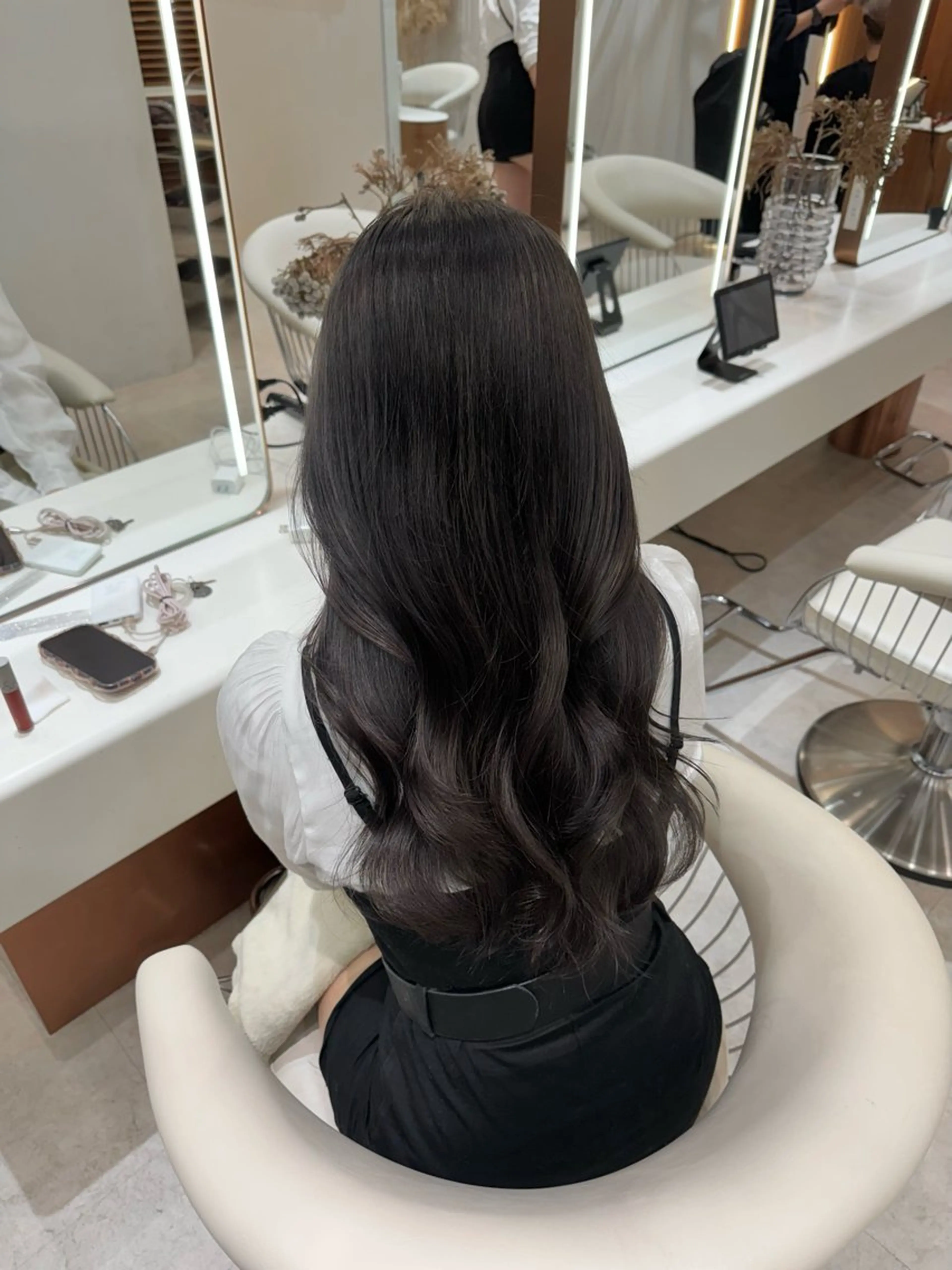 ロング カラー ダークグレー ダークグレージュ グレージュ 韓国風ヘア レイヤーカット カット ヘアカラー トリートメント ヘアセット 韓国レイヤー🇰🇷 韓国研修◎渋谷カイトのヘアスタイル