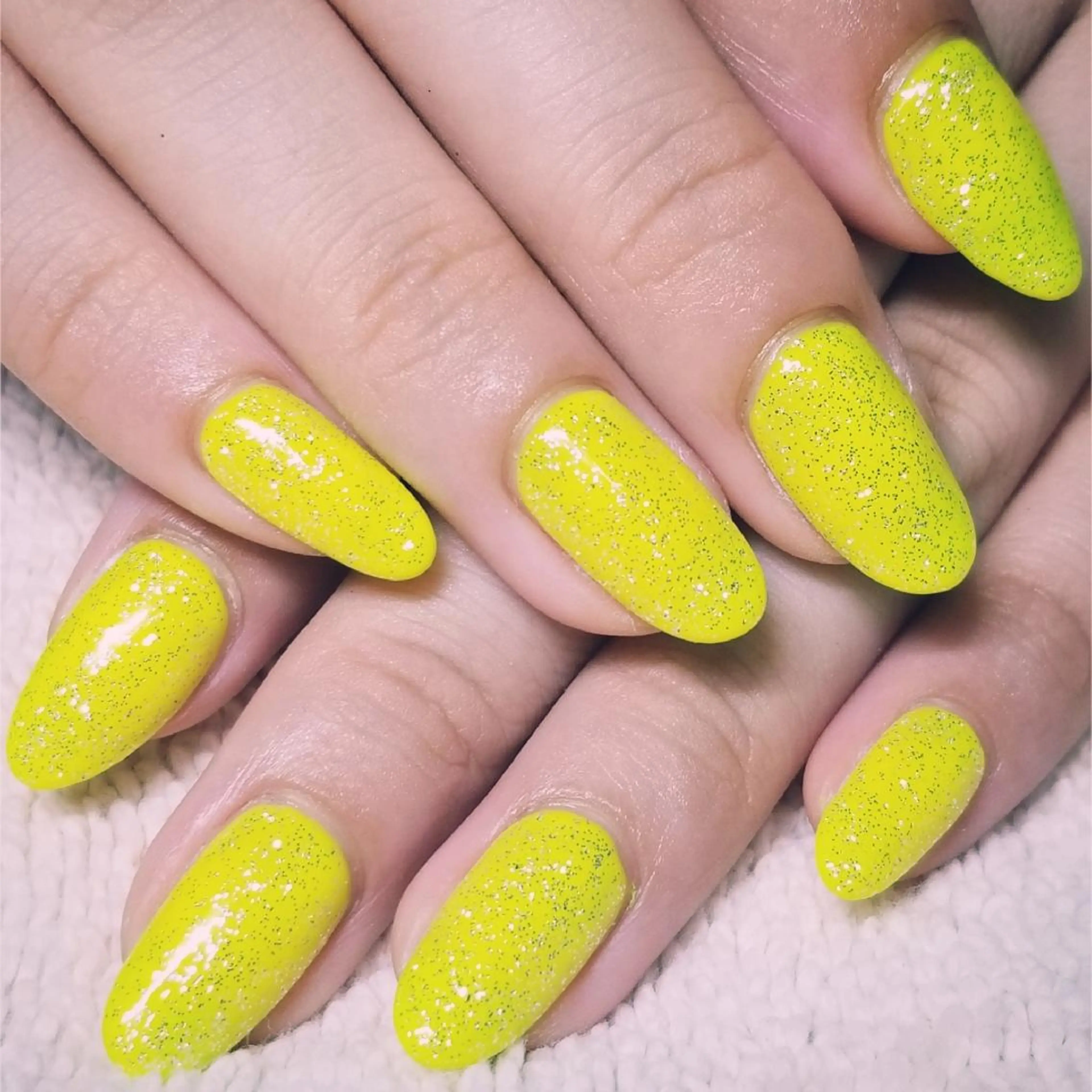 ネイル ラメ(グリッター) ワンカラーネイル シルバー 黄色 ハンドネイル よしだ ひろきのネイルデザイン