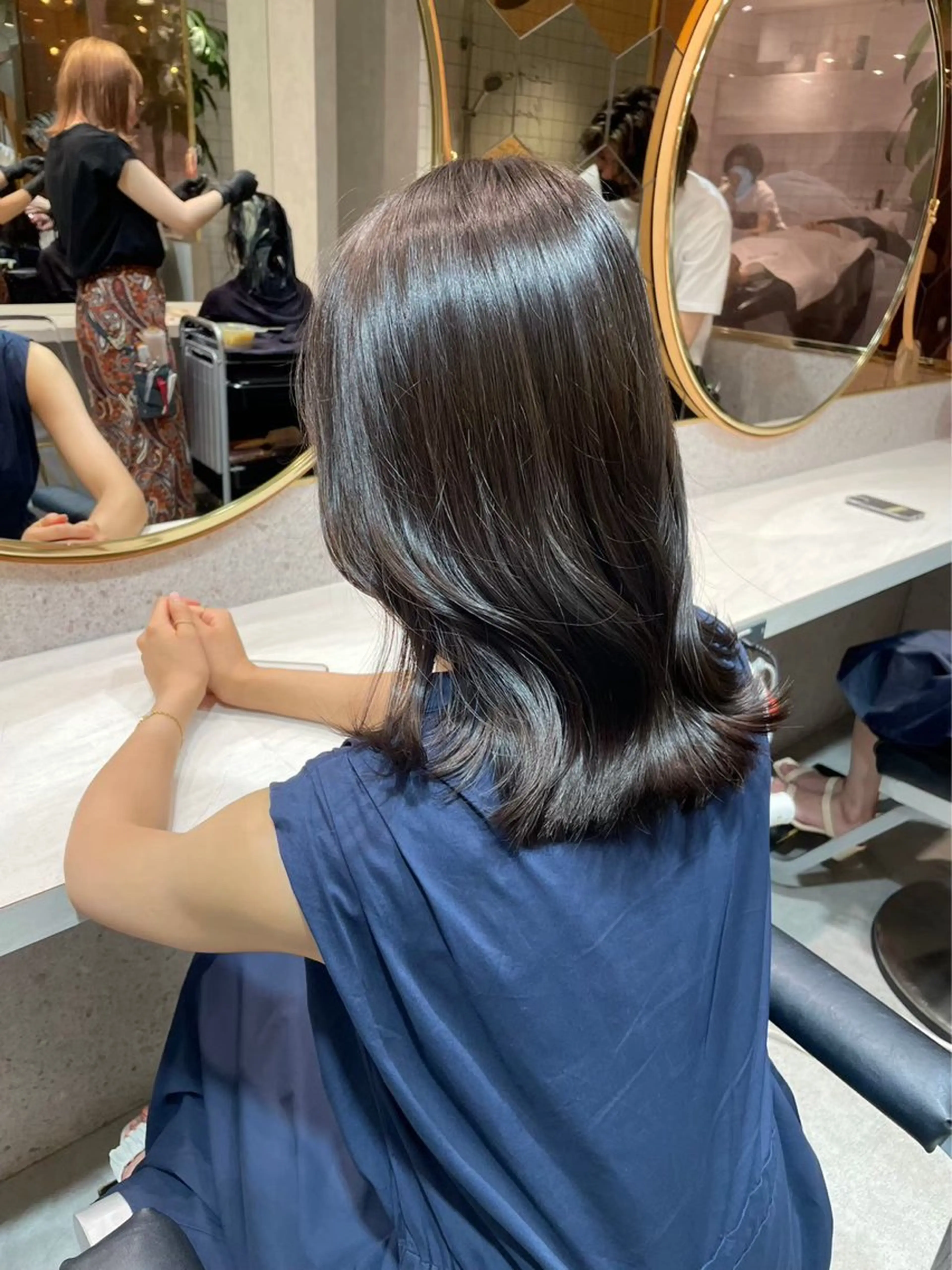 ミディアム ミディアムレイヤー アッシュ くびれヘア レイヤーカット カット ヘアカラー トリートメント ヘッドスパ 新宿/韓国レイヤー/ 顔周りカット松本美晴のヘアスタイル