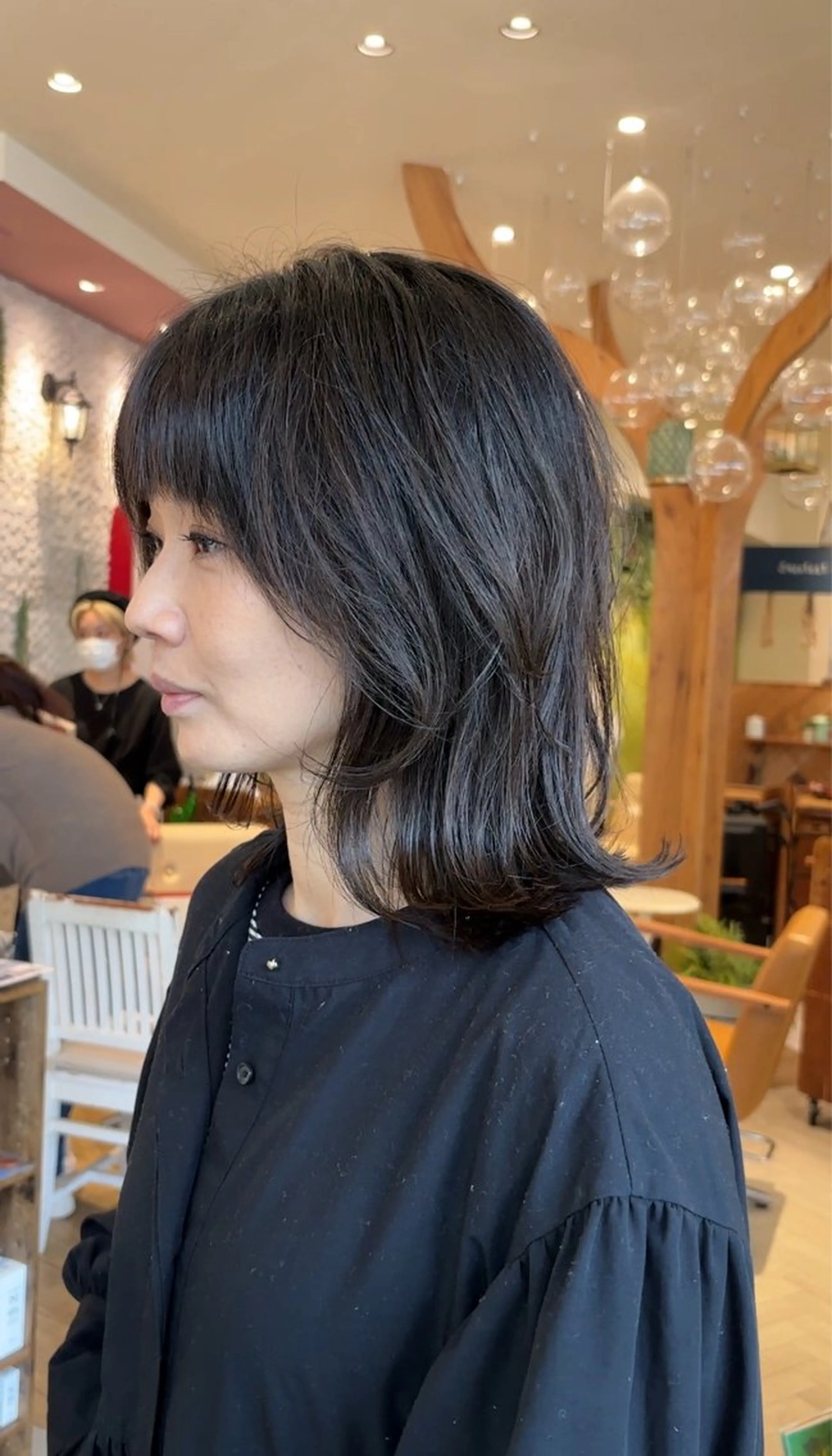 セミロング くびれヘア くびれレイヤー レイヤーカット 外ハネヘア カット ヘアカラー トリートメント レイヤーカット✨ 艶髪藤野のヘアスタイル