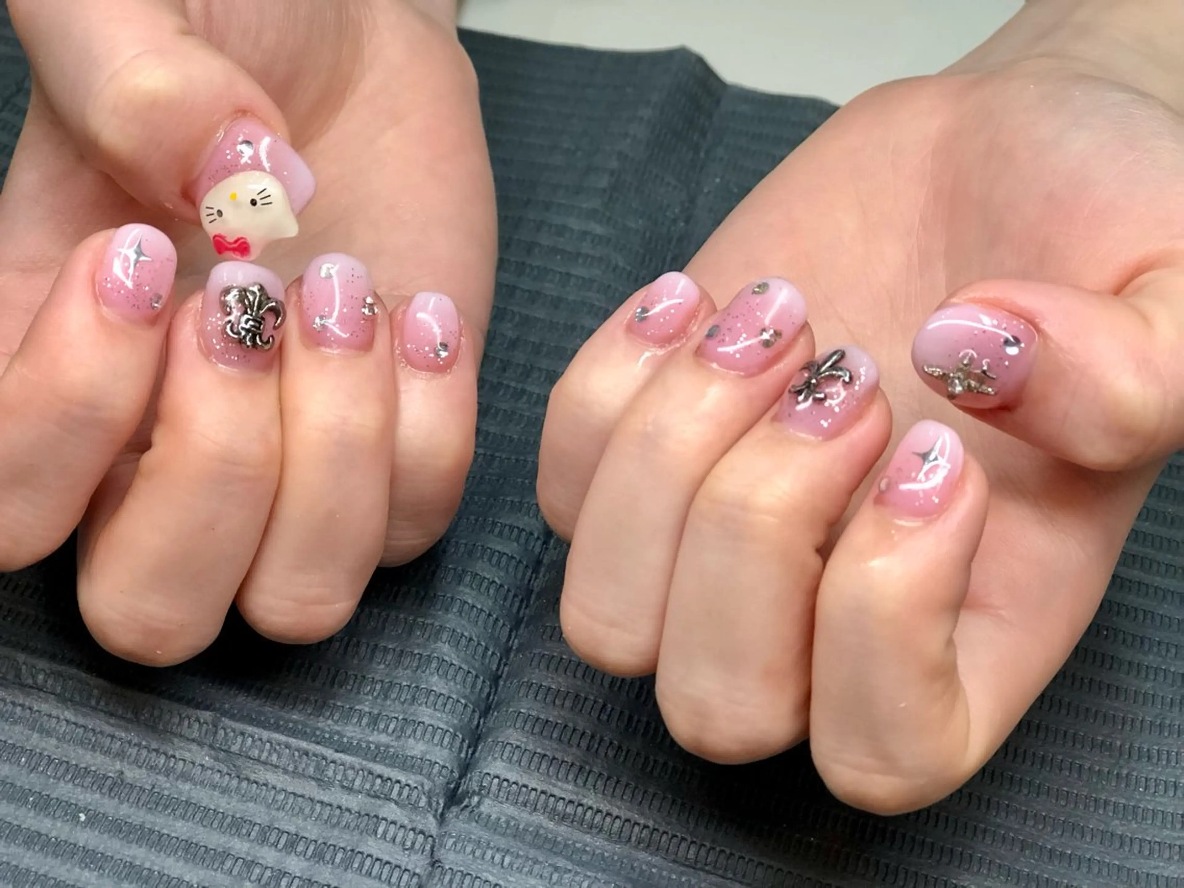 ネイル ストーンネイル ワンホンネイル ハンドネイル ハンドケア Epokku ネイルサロンのネイルデザイン