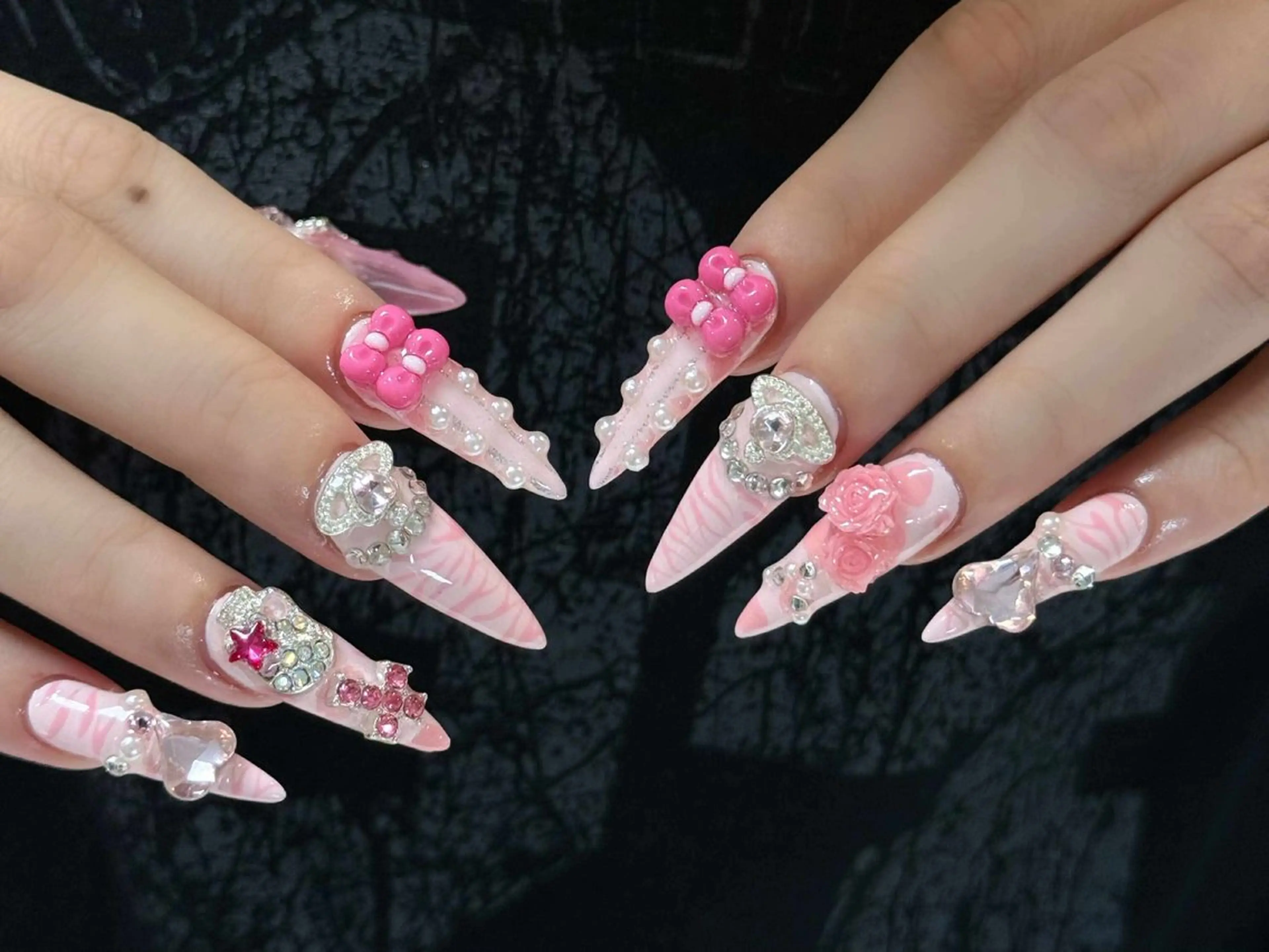 ネイル ボルドー ブラウン チークネイル ドット フットネイル Julli NailStudioのネイルデザイン