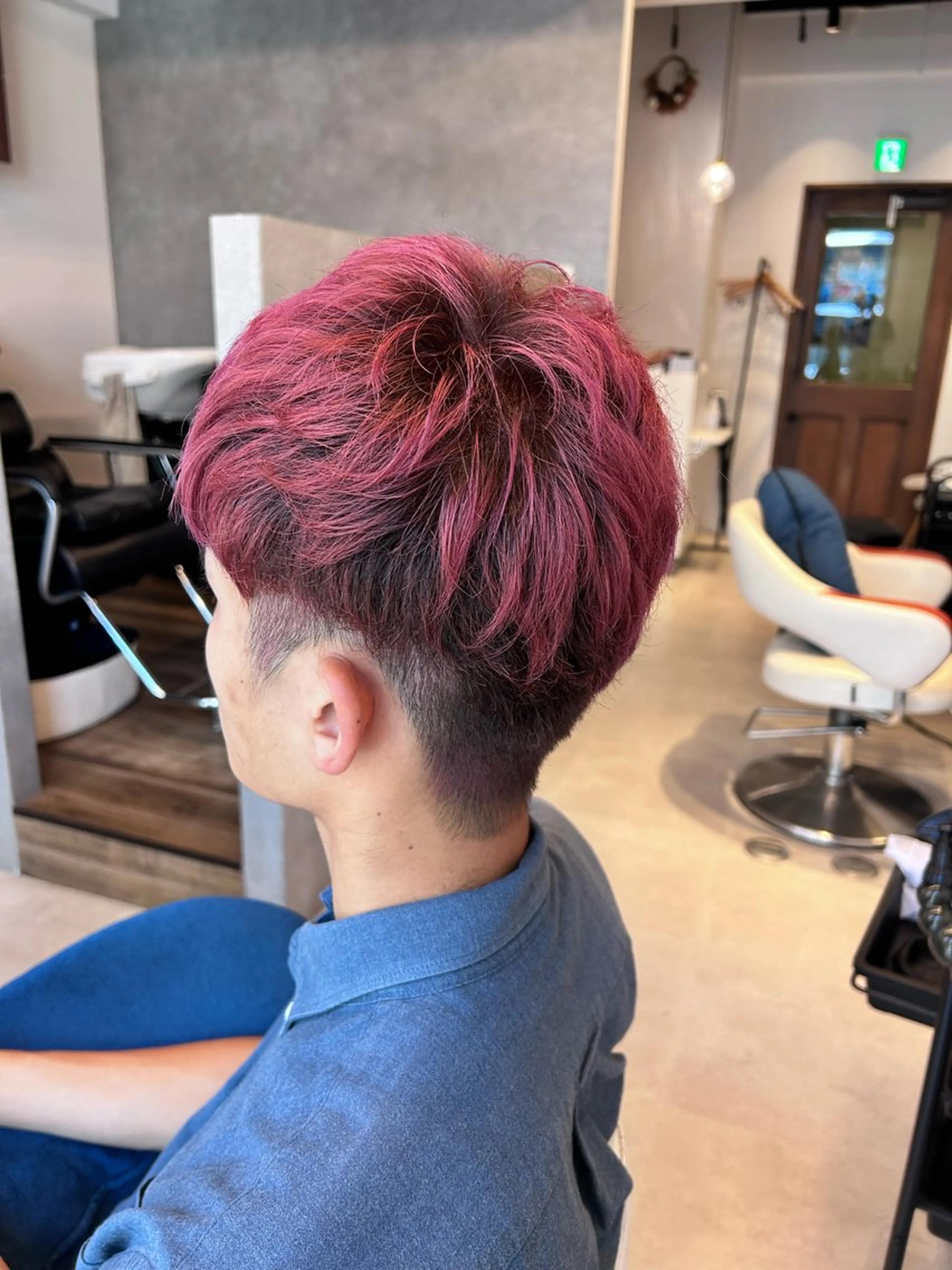 ショート カラー ブリーチ ピンクカラー カット ヘアカラー 山田 守のヘアスタイル