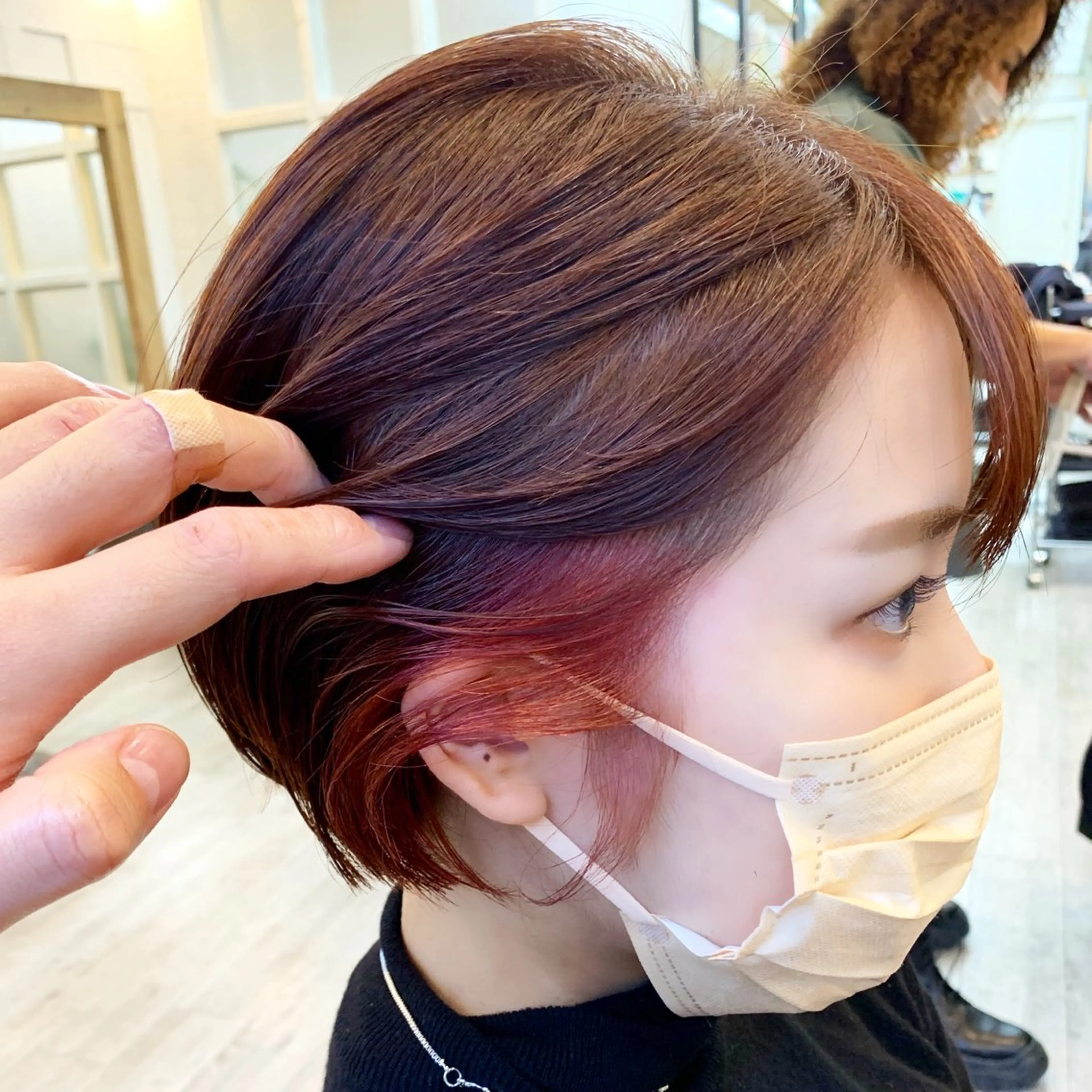 ショート カラー パーマ インナーカラー ショートヘア カット ヘアカラー トリートメント 武田涼レイヤーカット 髪質改善×縮毛矯正のヘアスタイル