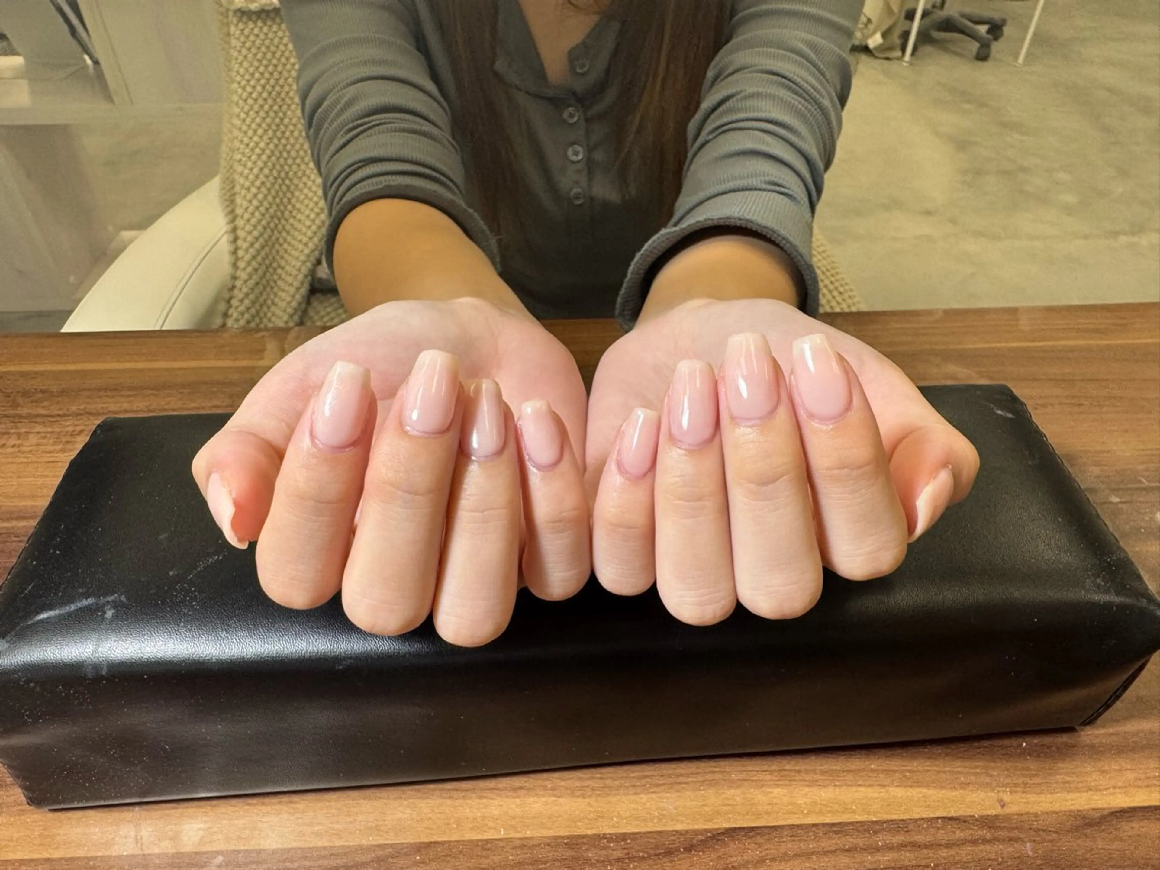 ネイル ワンカラーネイル ピンク ピンクベージュ エーナイン　イオンモール苫小牧店所属・尾﨑 梨緒のネイルデザイン