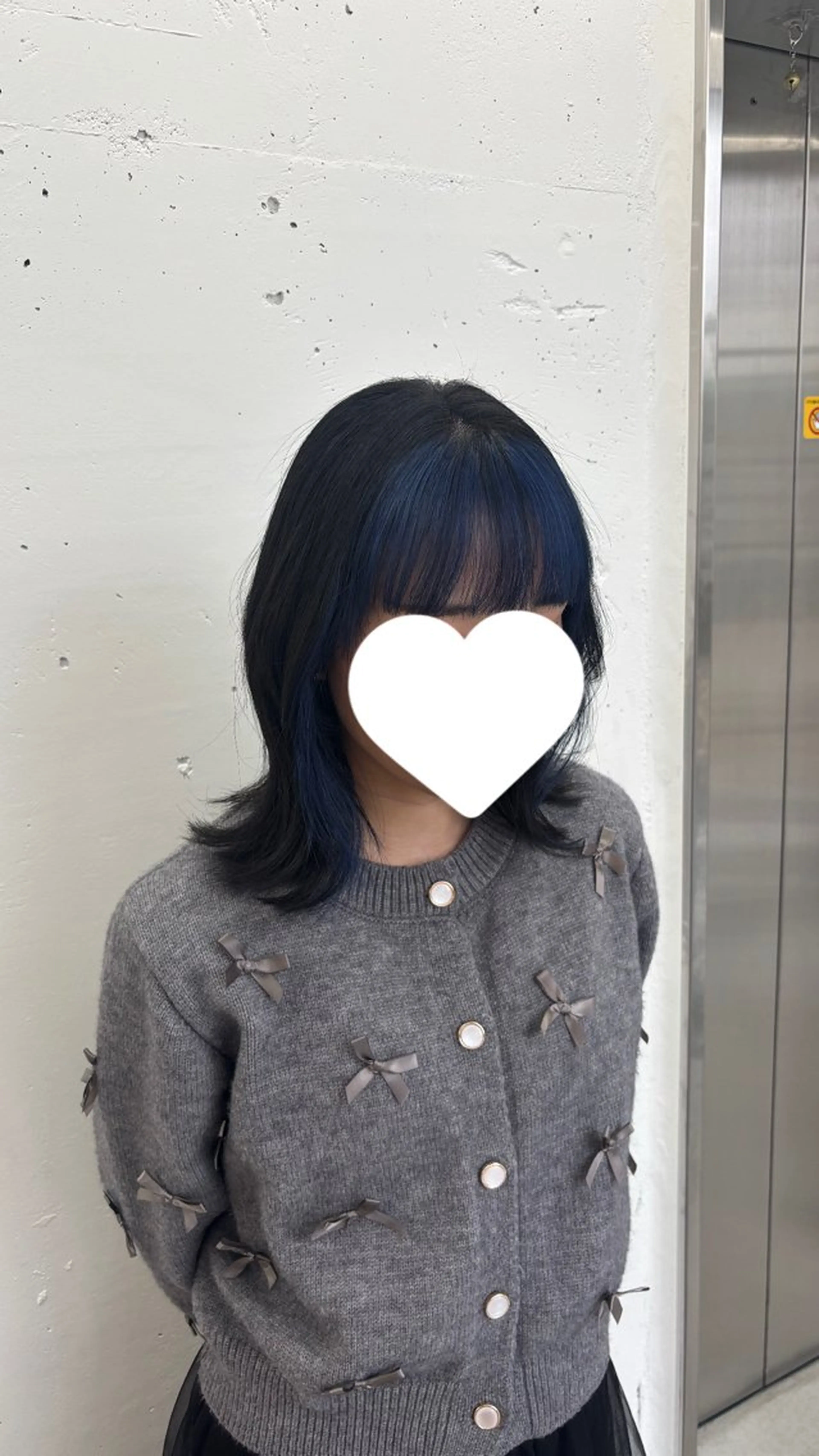 ミディアム カラー ミストバング 黒髪 ブリーチ ブルーカラー デザインカラー ヘアカラー トリートメント ヘッドスパ 🌼あいり🌼 JILLSTUDIOのヘアスタイル