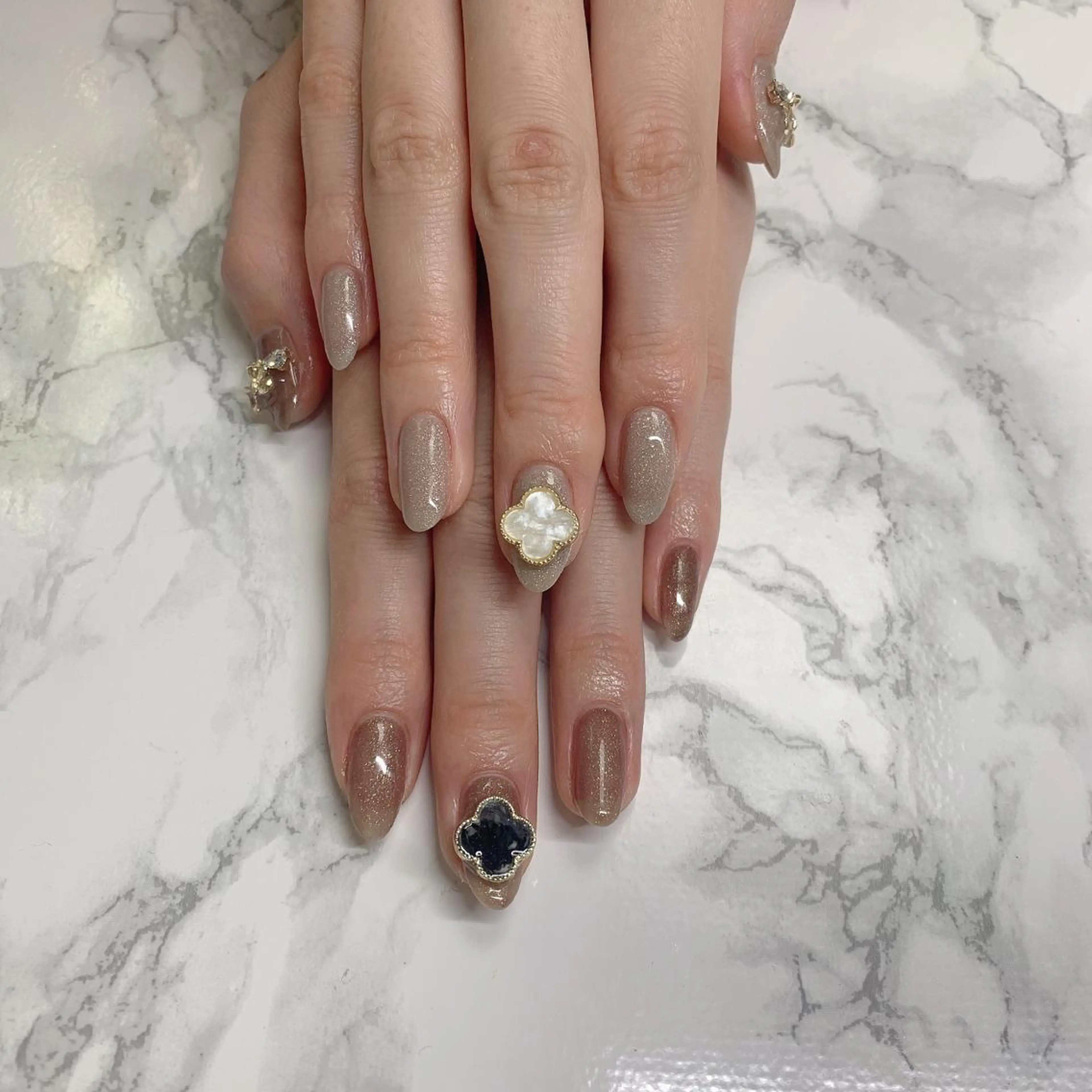 ネイル はな💎ネイル ワンホン、長さ出しのネイルデザイン