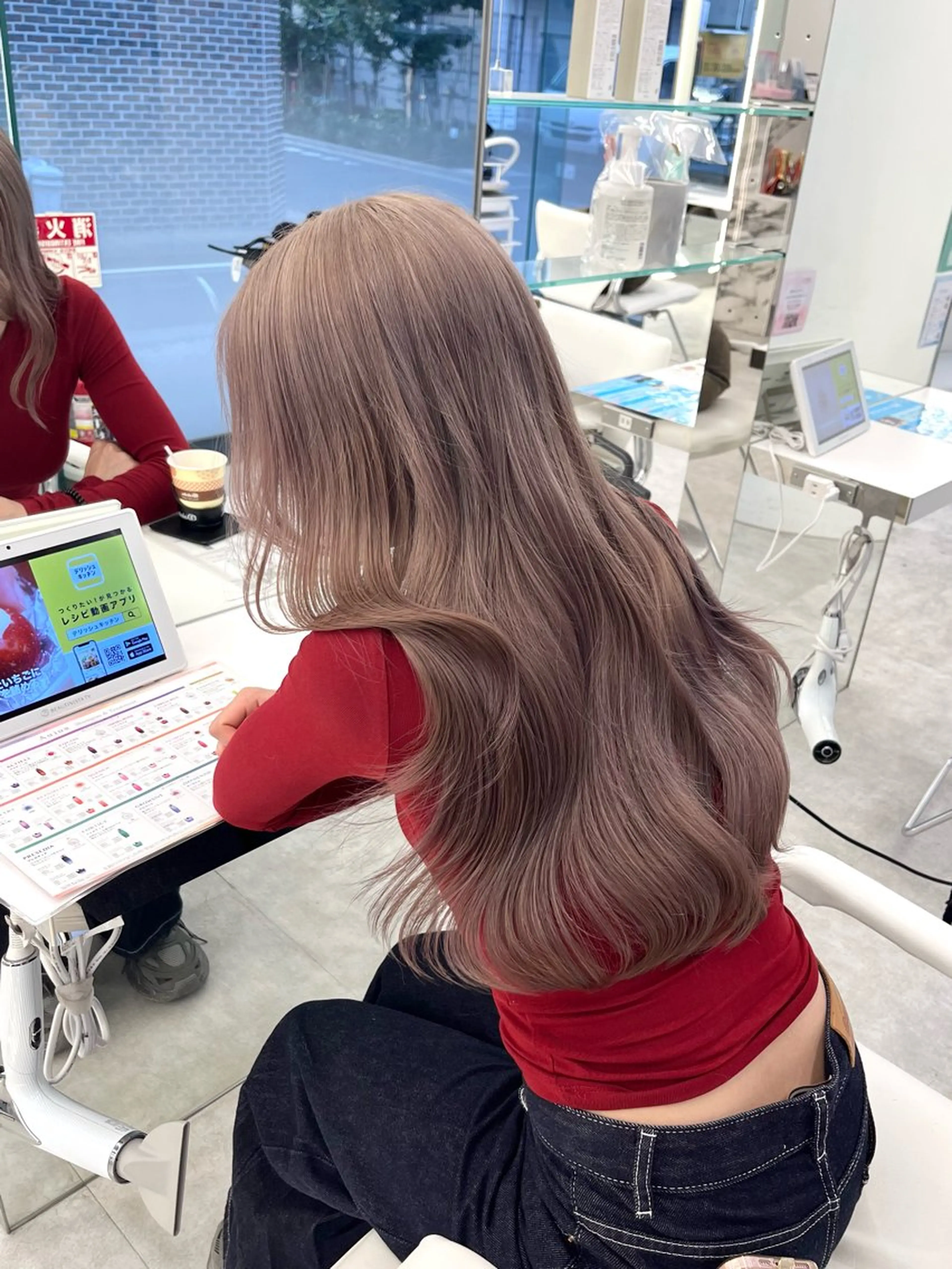 ロング ヘアカラー 🇰🇷韓国ヘア🎀 レイヤー🤍MOEのヘアスタイル