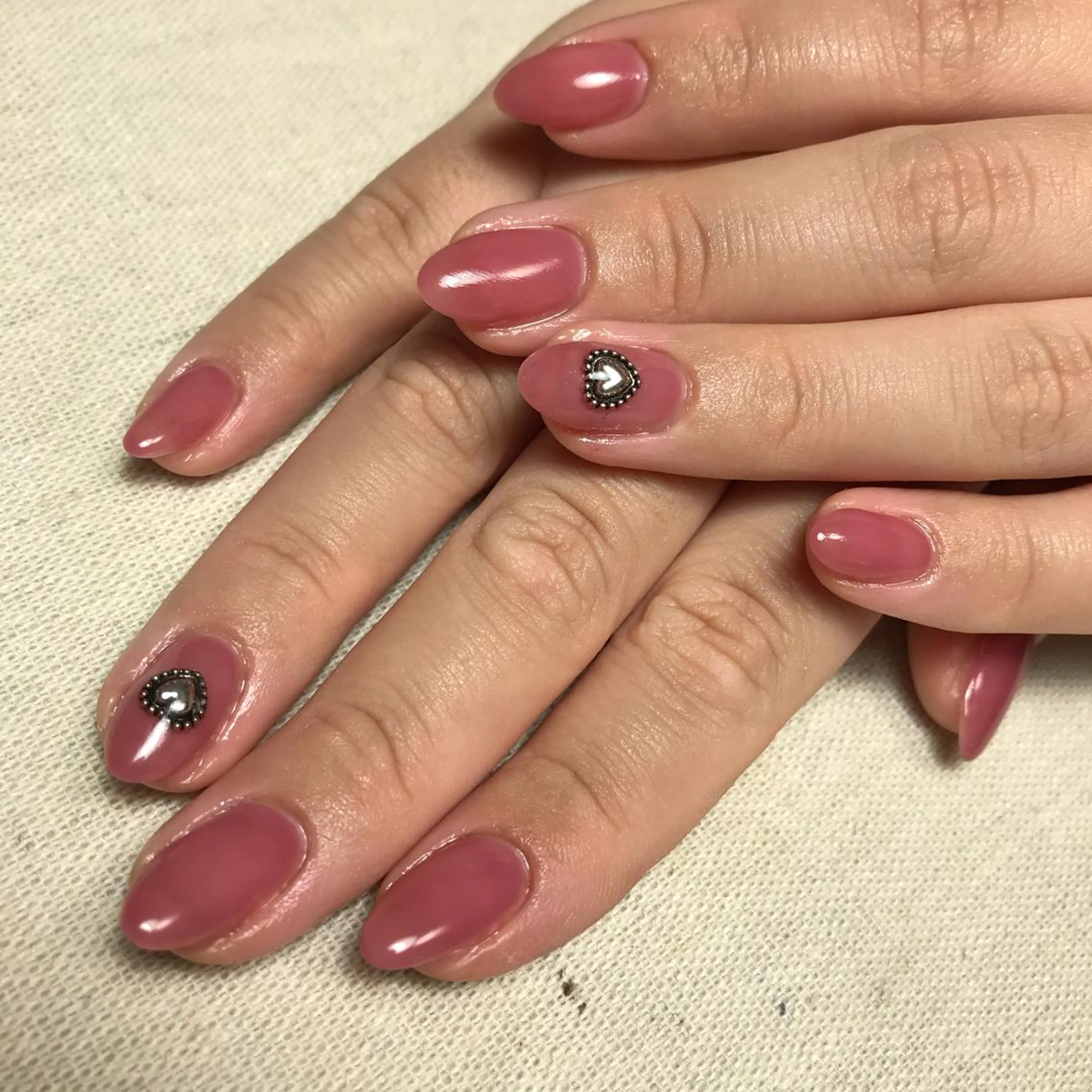 ネイル ストーンネイル ハンドネイル 💅 Ai.のネイルデザイン