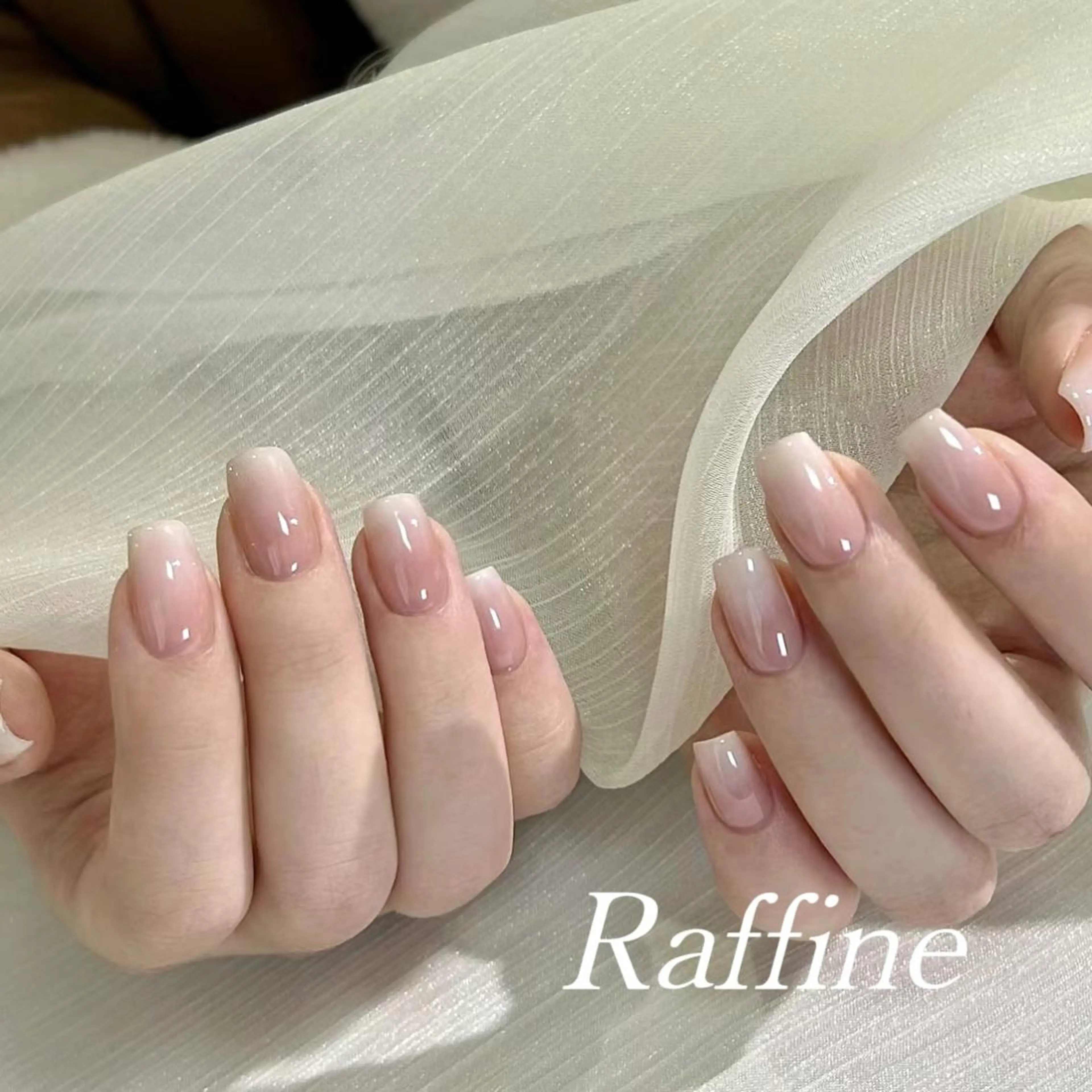 ネイル RAFFINE 月🦋🩵のネイルデザイン