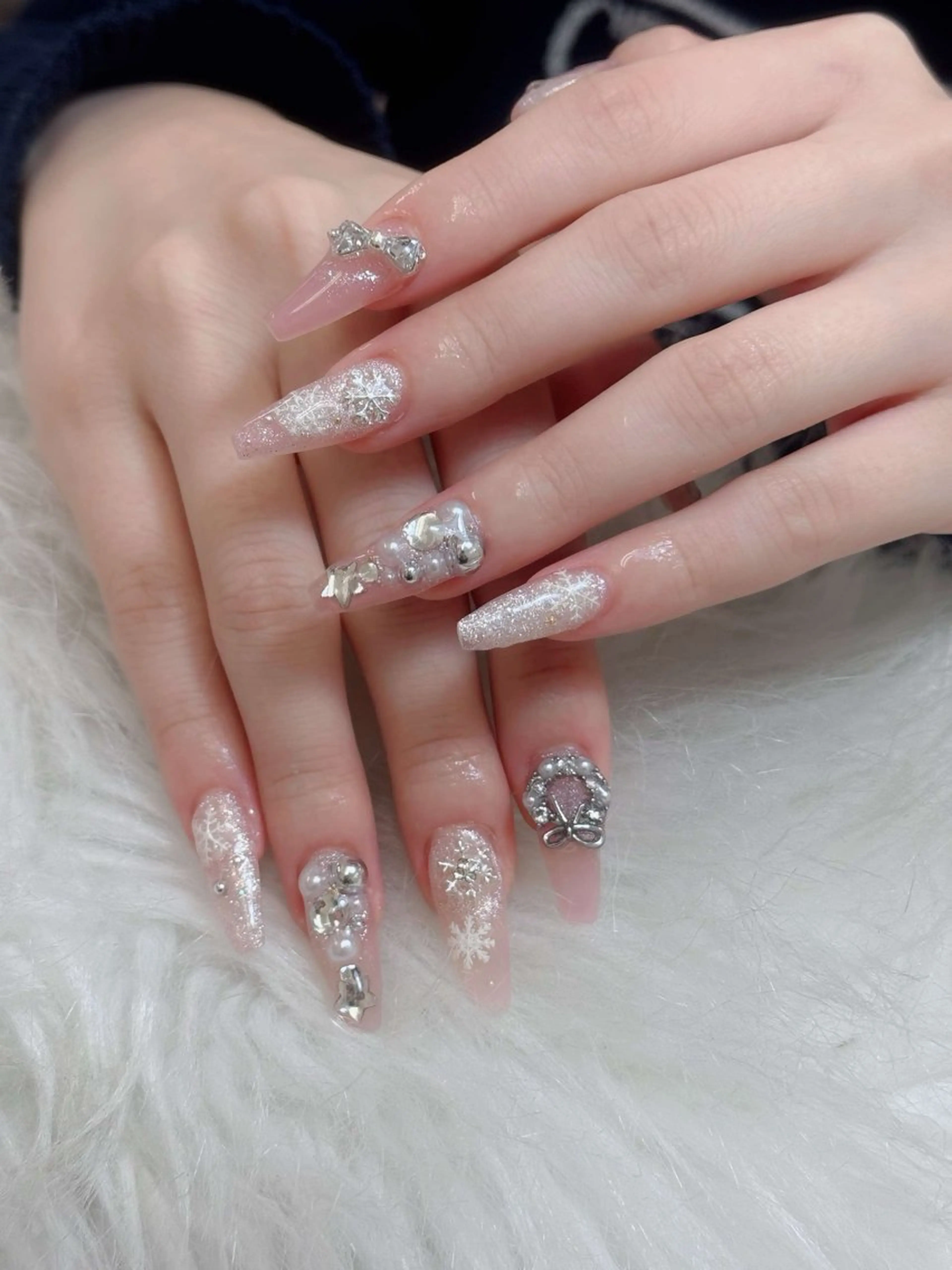 ネイル オーロラネイル チークネイル 長さ出し フットネイル フレンチネイル Anh 歌舞伎町のネイルデザイン