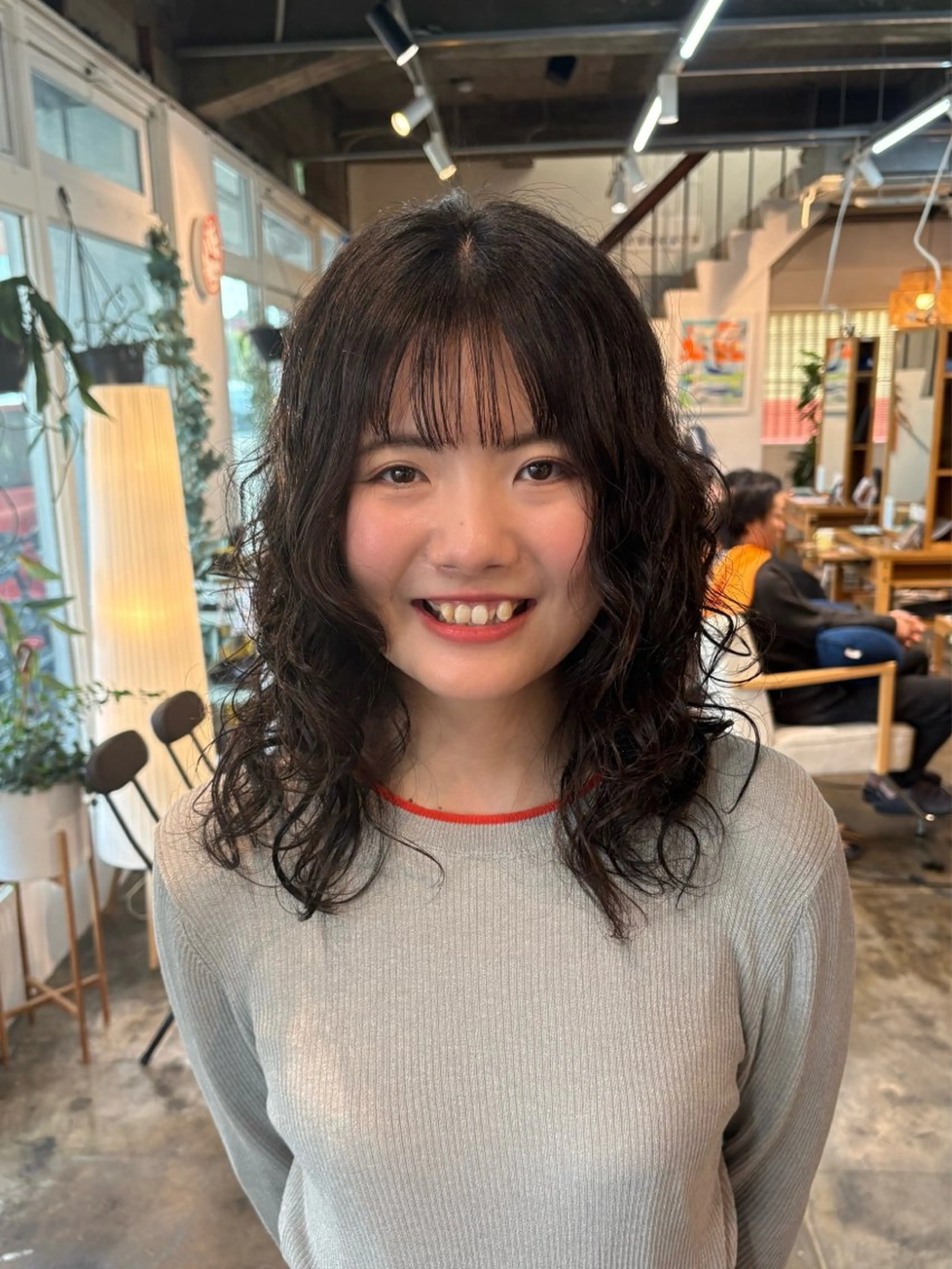 ミディアム ミディアムパーマ パーマ shiho/レイヤー /透明感カラーのヘアスタイル