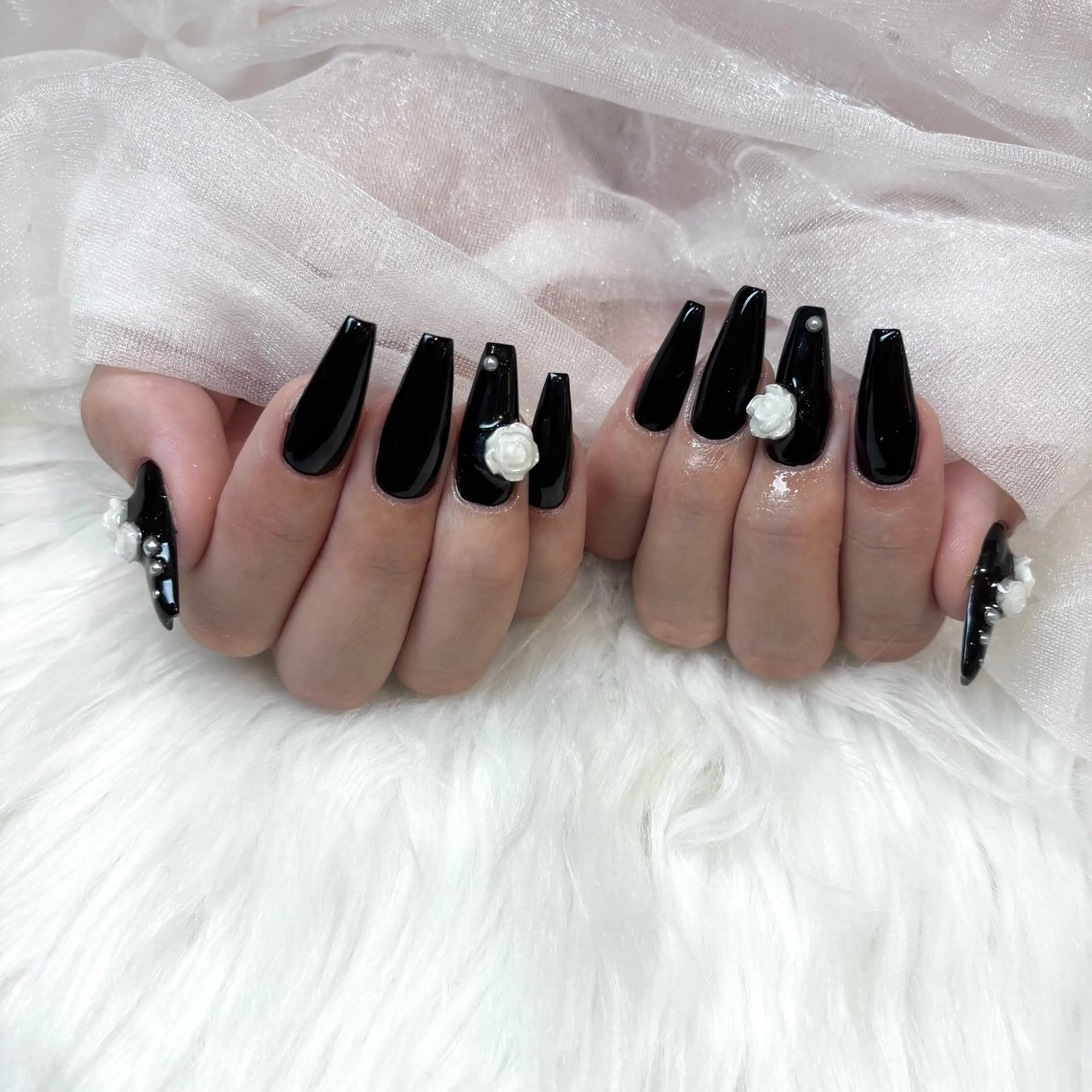 ネイル Raviy名古屋栄店所属・misaki ♡のネイルデザイン