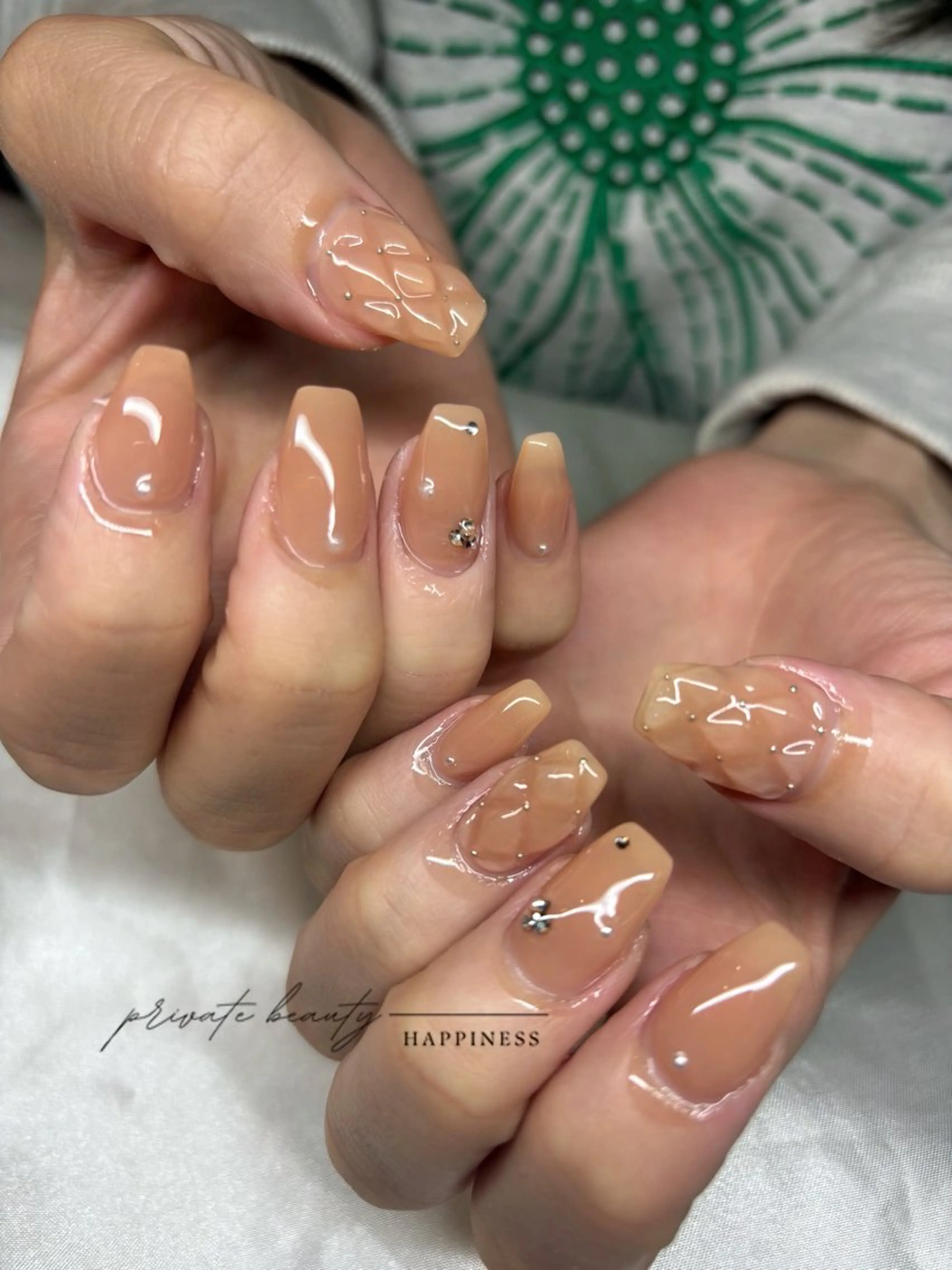 ネイル 長さ出し 卒業式 キラキラネイル ロングネイル 持ち込み happiness nailのネイルデザイン