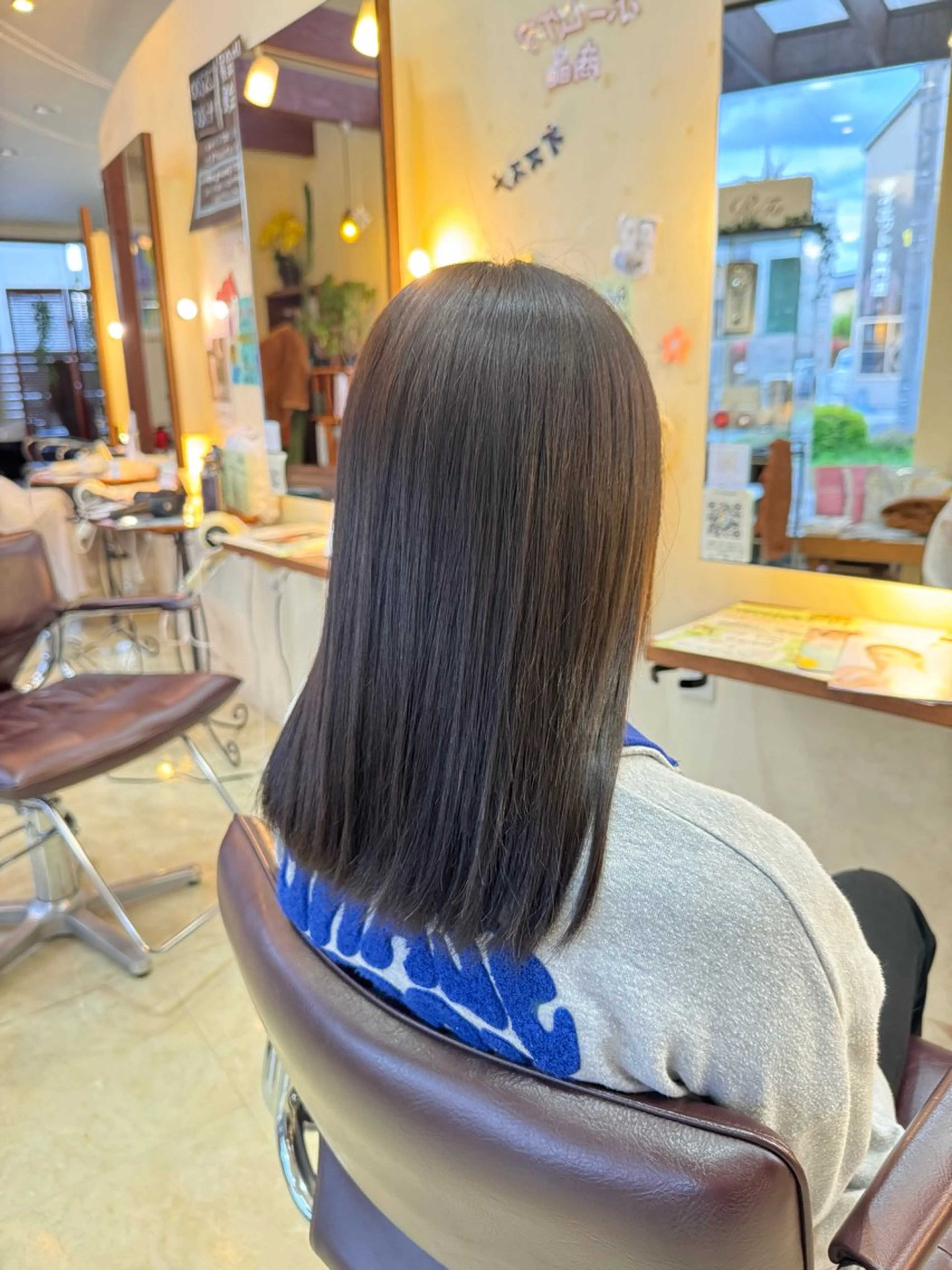 セミロング カラー hair&makeRIHGA所属・善方 心音のヘアスタイル