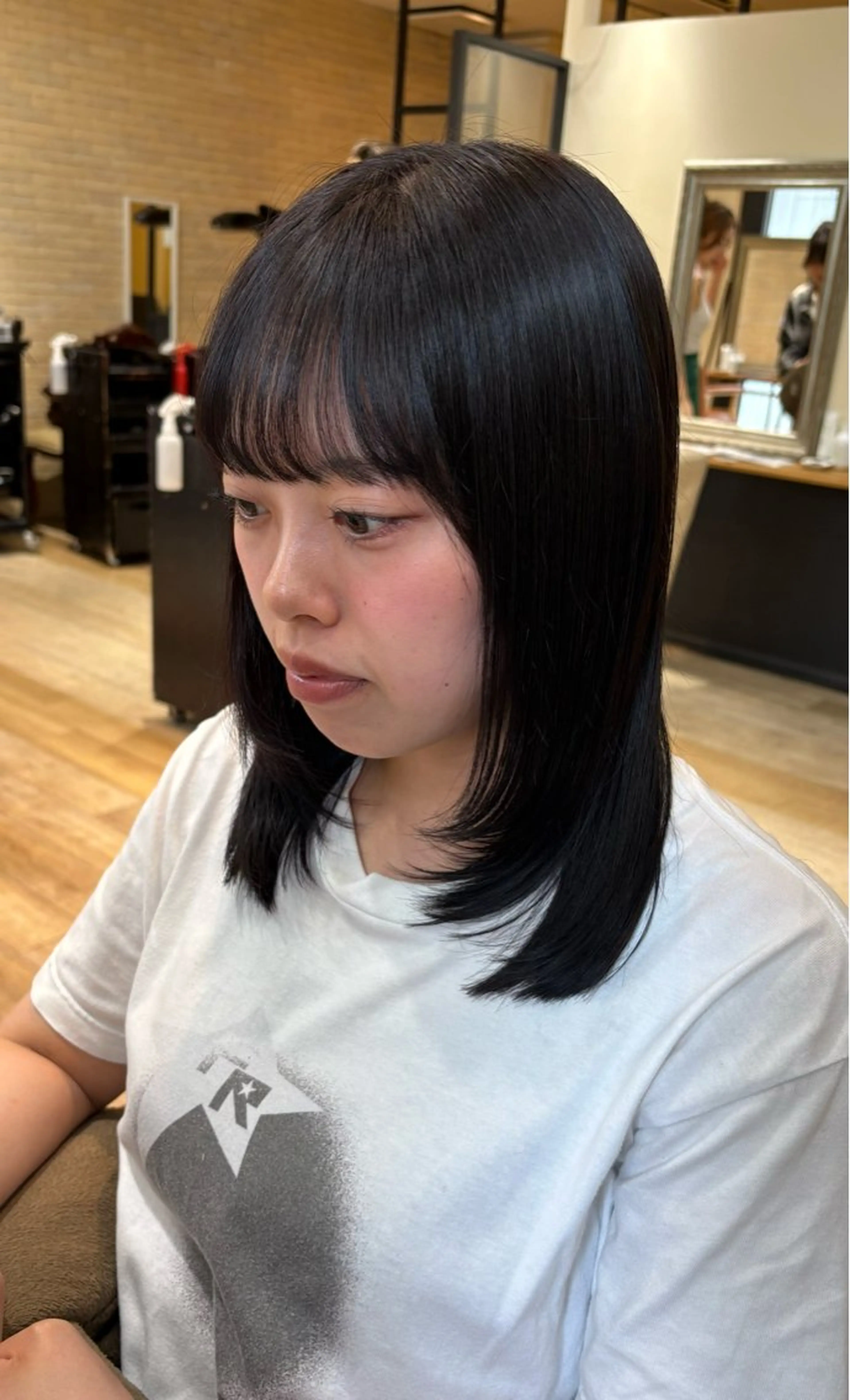 カラー ヘアカラー トリートメント しおり🍬 KOKORO🤍のヘアスタイル