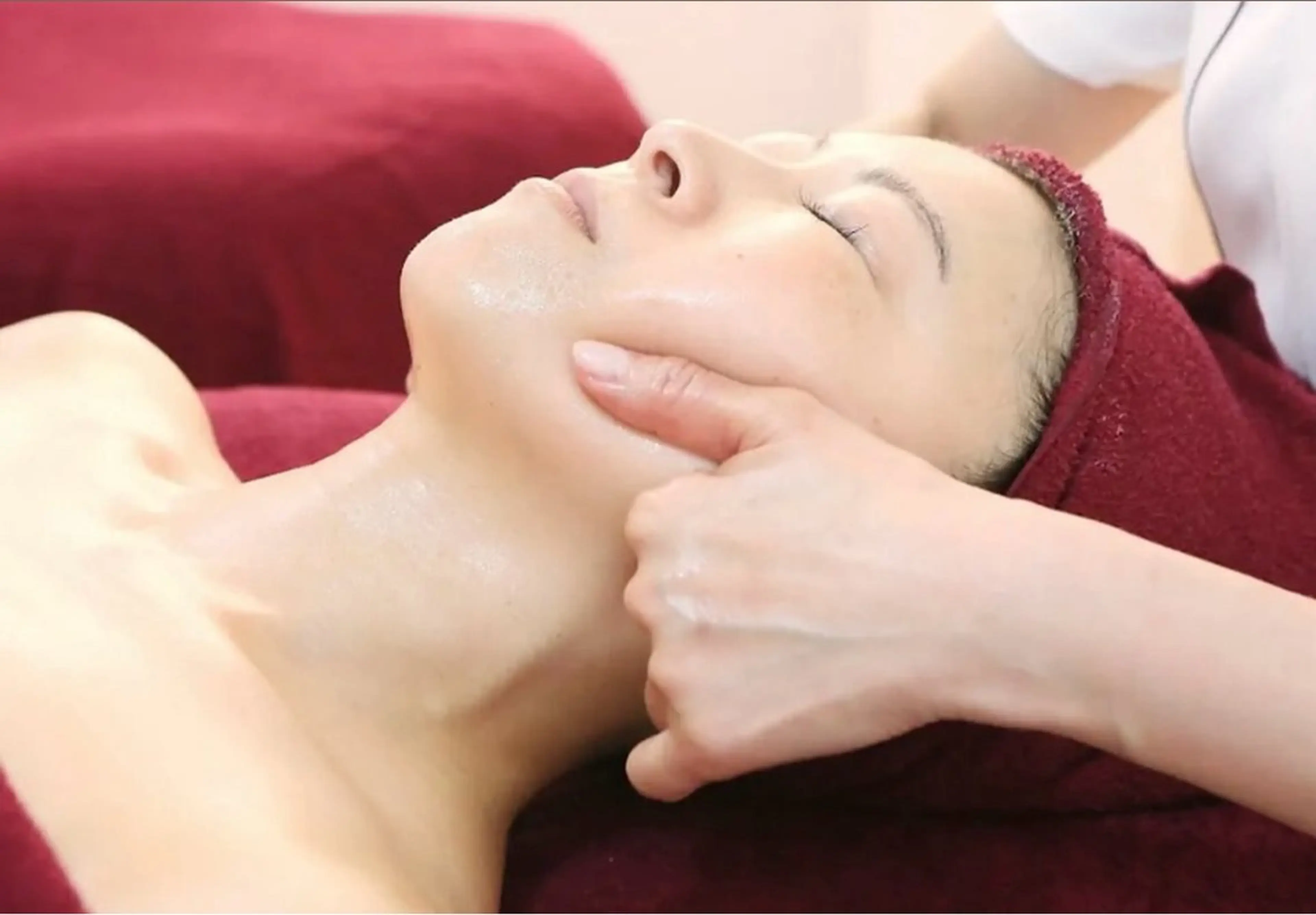 エクラ・ベルファンム所属・MENARDフェイシ ャルサロン【ERI】のエステ・リラクイメージ