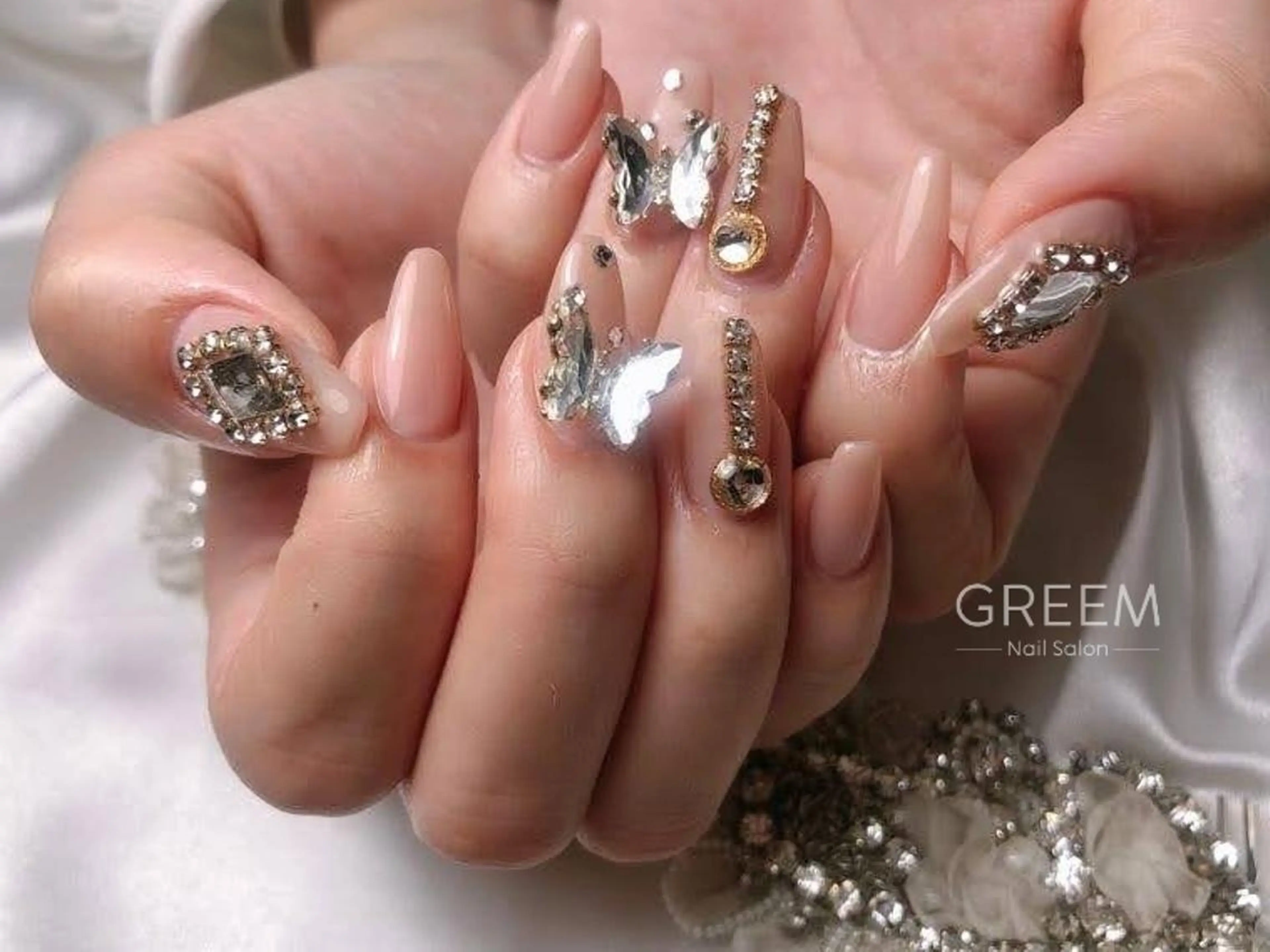 ネイル ジェルネイル キラキラネイル パラジェル フットネイル GREEM グリームのネイルデザイン