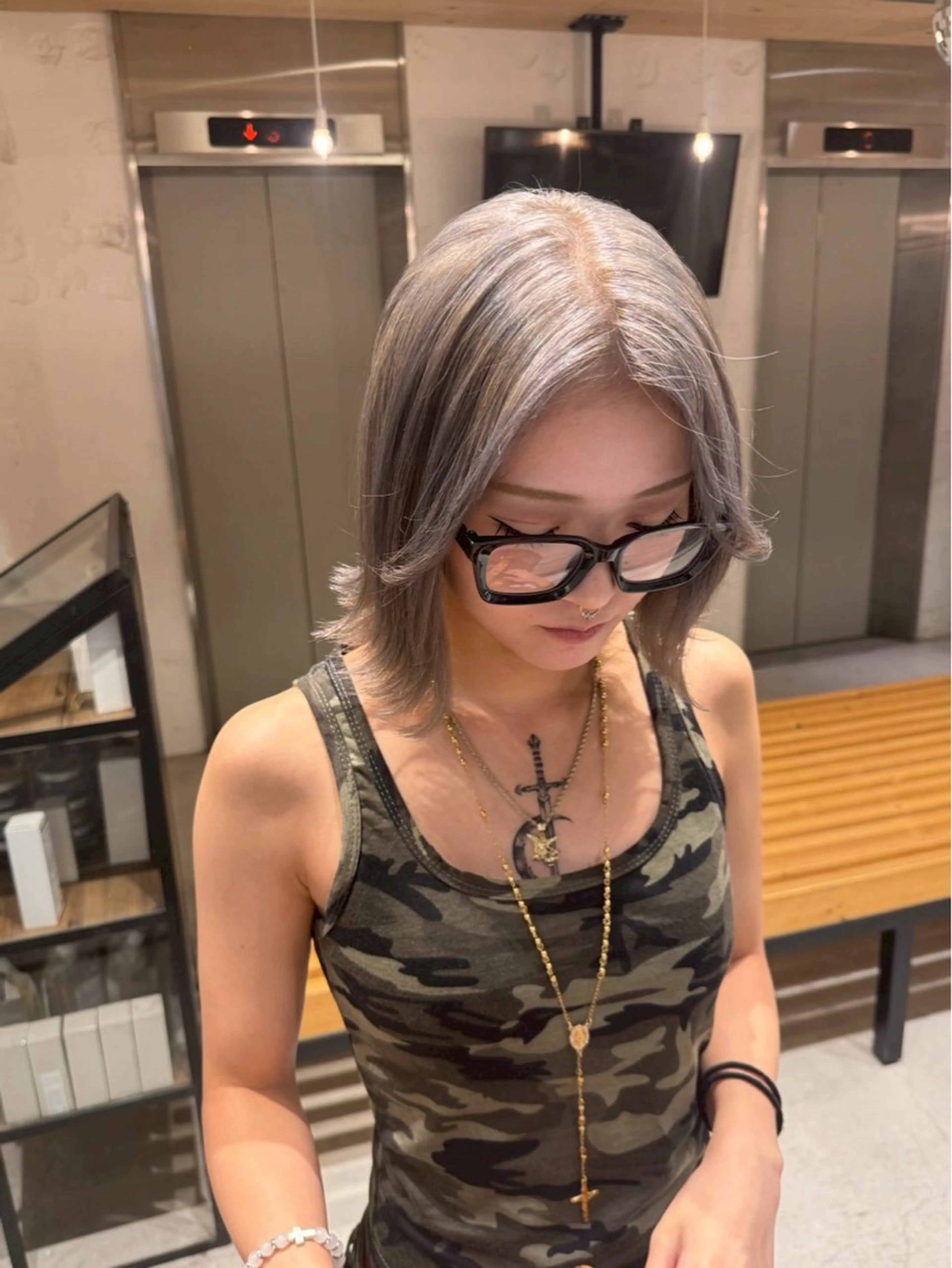 ミディアム ヘアカラー 🇨🇳ハイトーン ワンホン🇰🇷ななのヘアスタイル