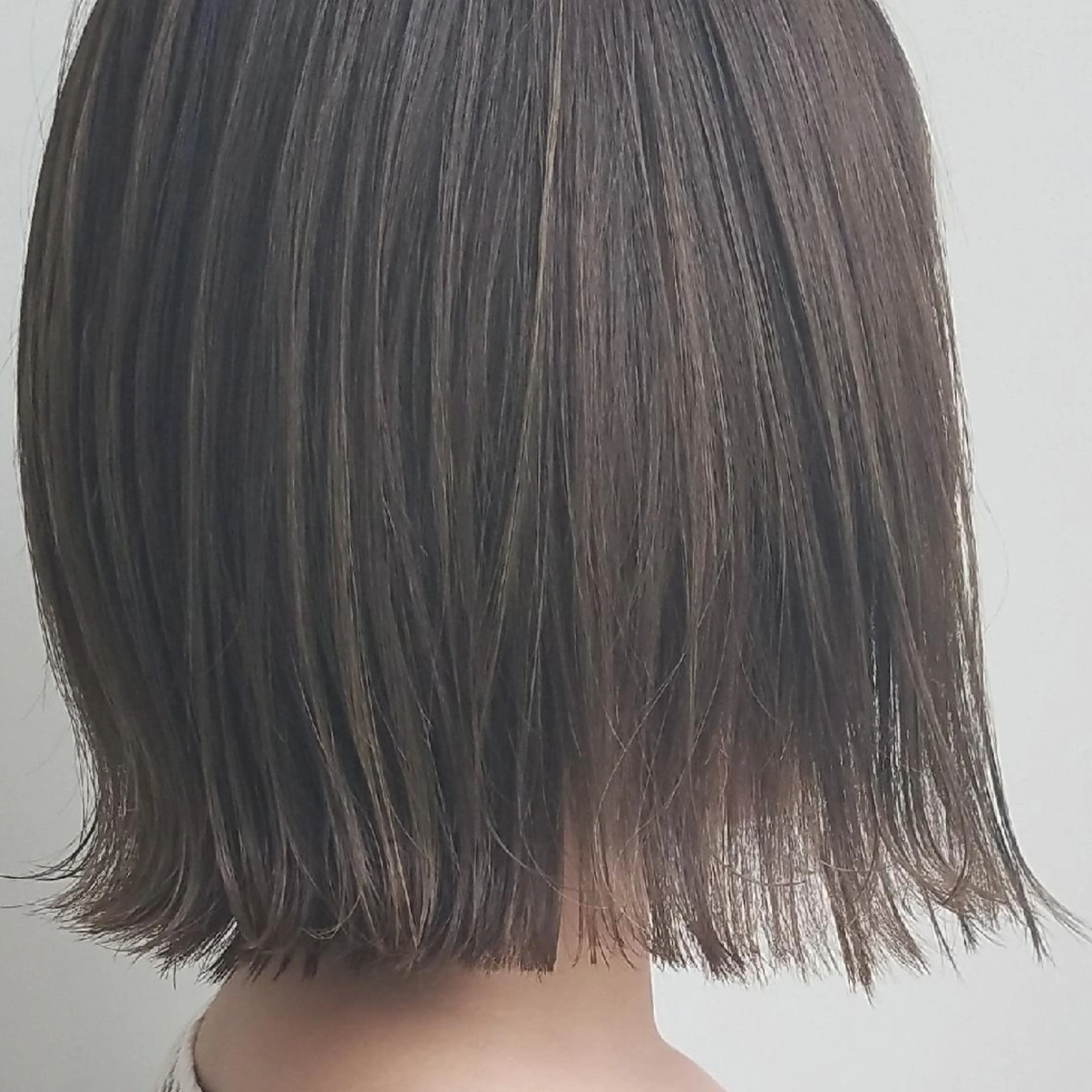 ショート カラー ハイライトカラー ボブ ハイライト iplus まつげ、眉毛、耳つぼのマツエク・マツパデザイン