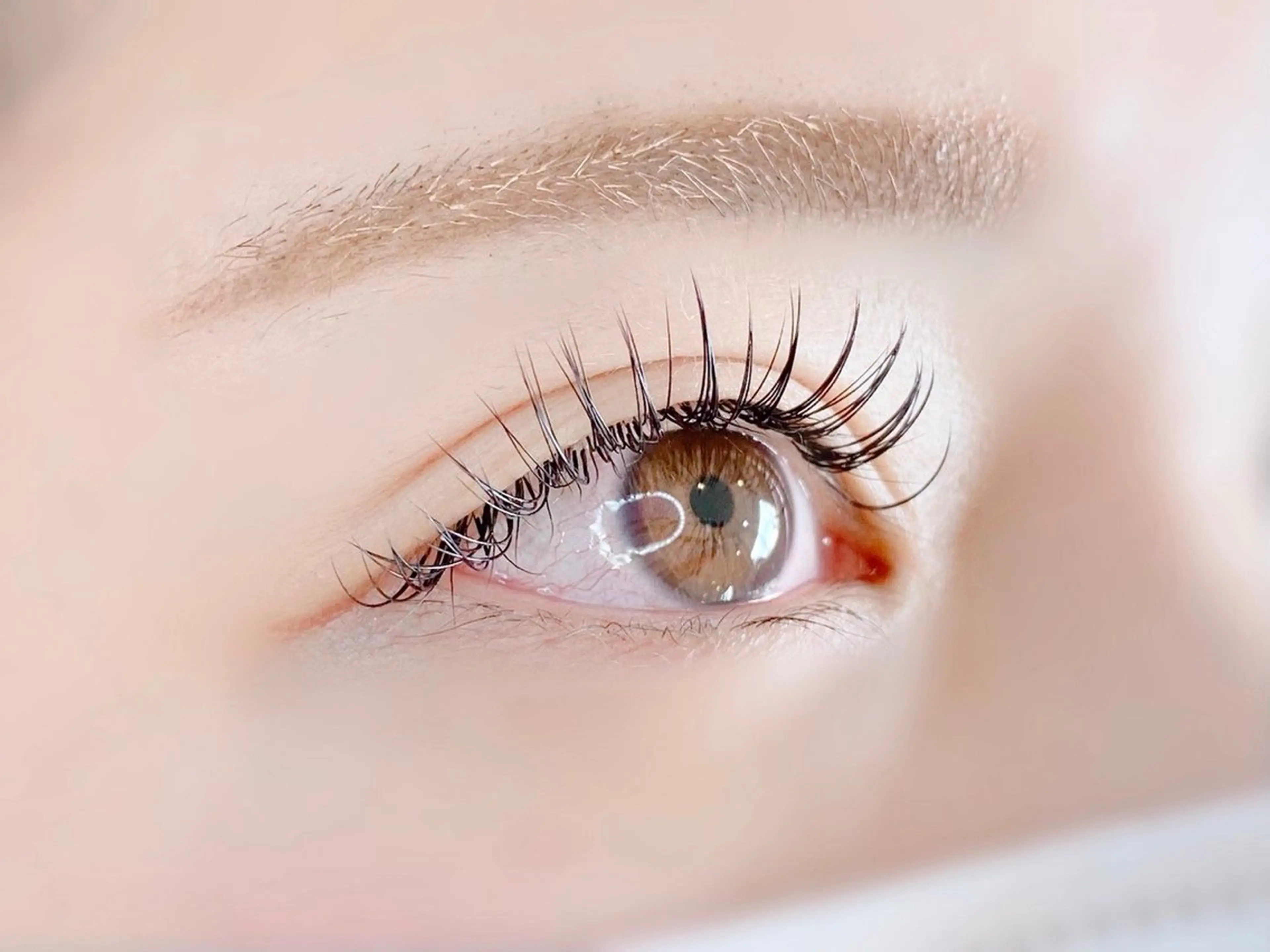 マツエク・マツパ 村上 麻央のヘアスタイル