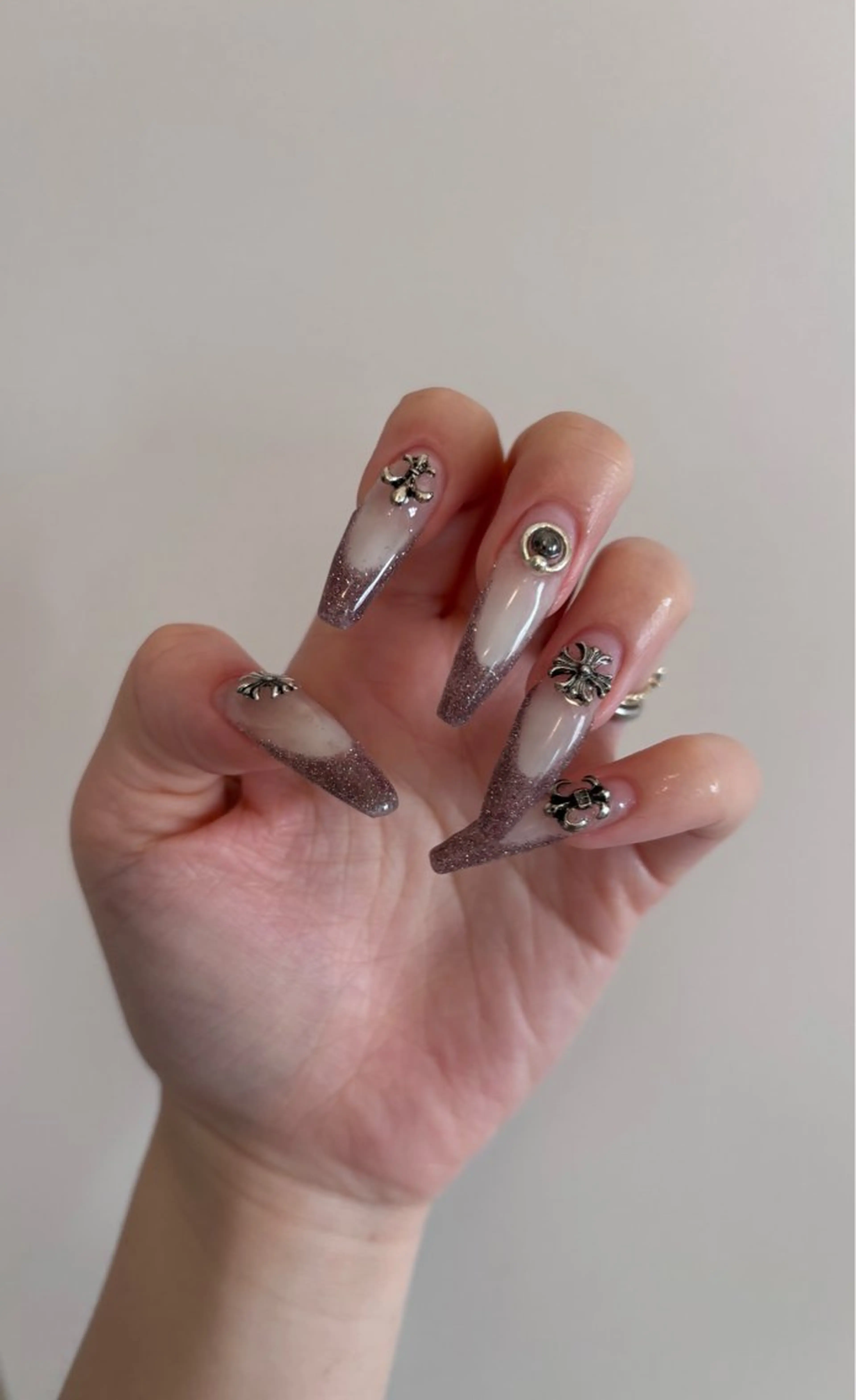 ロング Dark Honey Ivyのネイルデザイン