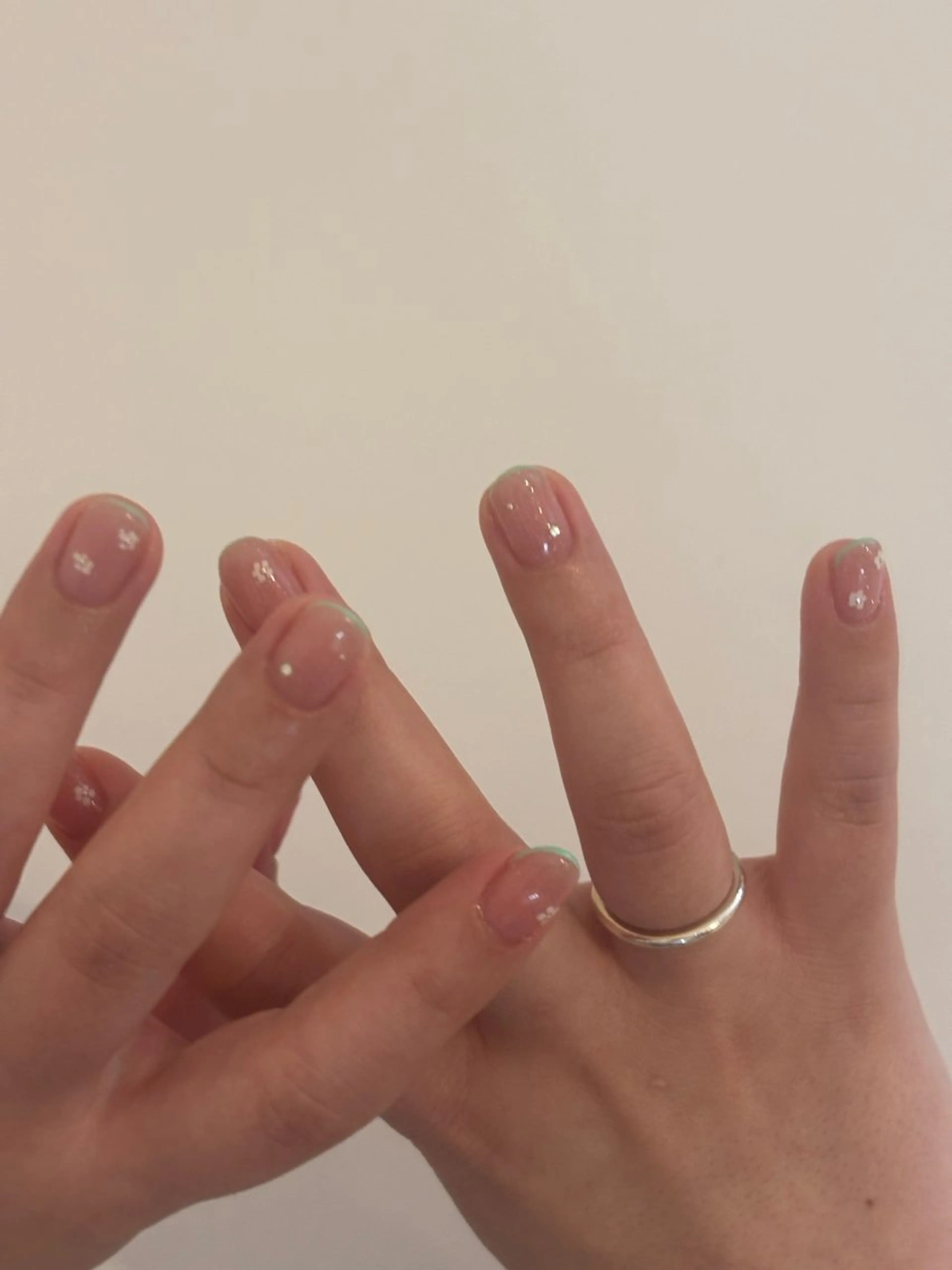 ネイル グリーン パステルネイル ハンドネイル Elio所属・Elio 国泰寺のネイルデザイン