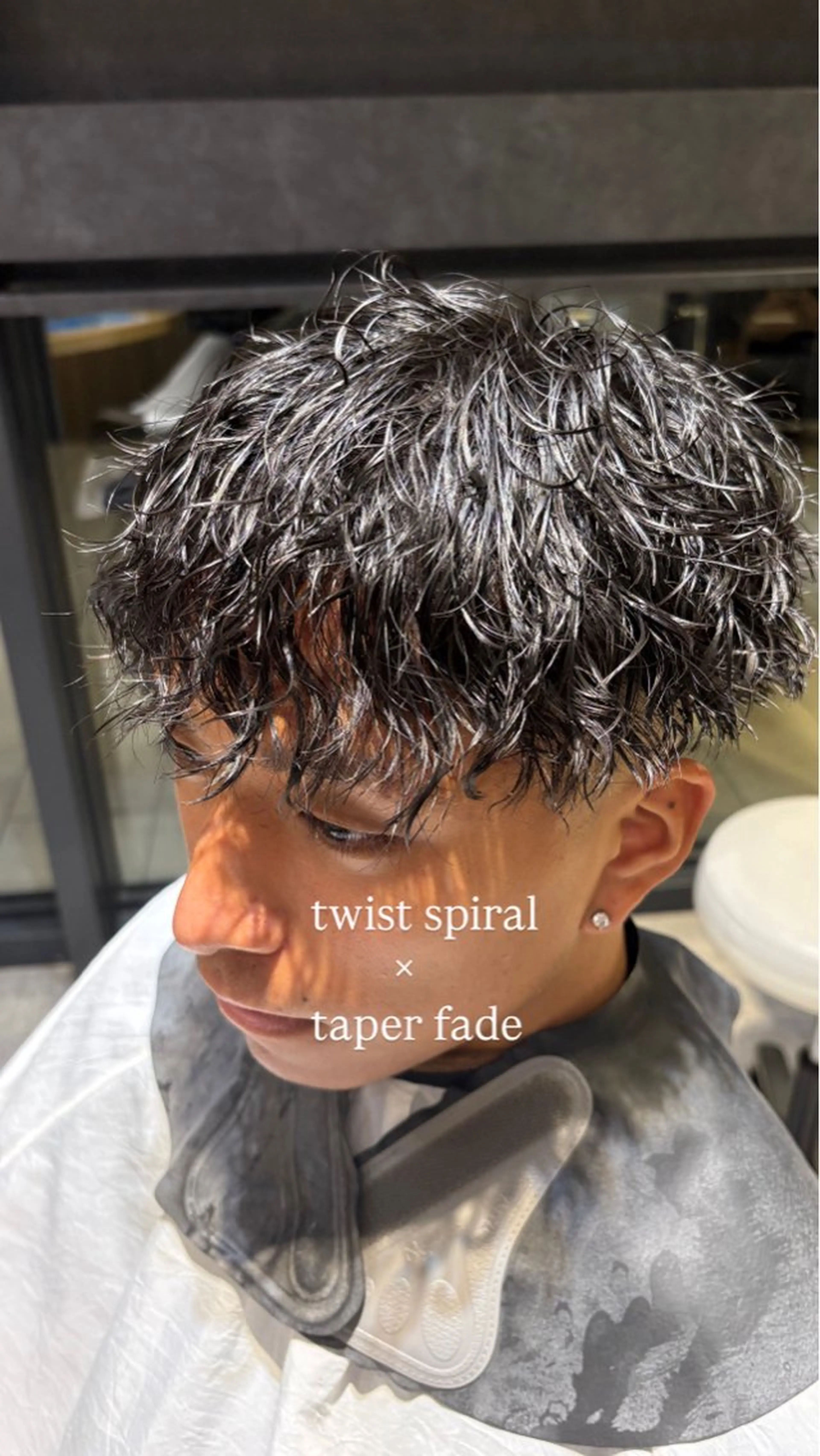 パーマ メンズ フェードカット 山本 拓実のヘアスタイル