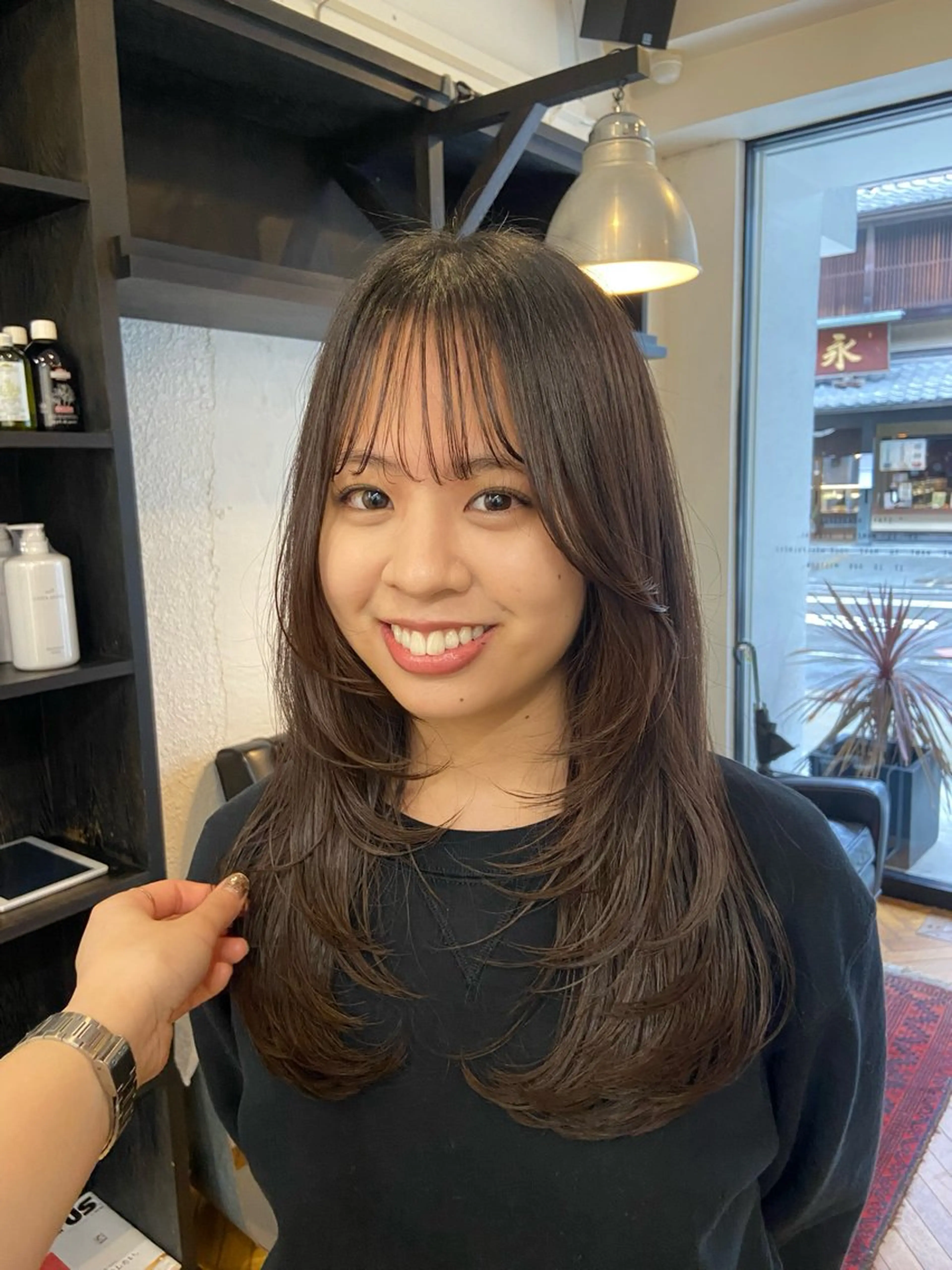 ロング レイヤーカット オバタ コトのヘアスタイル