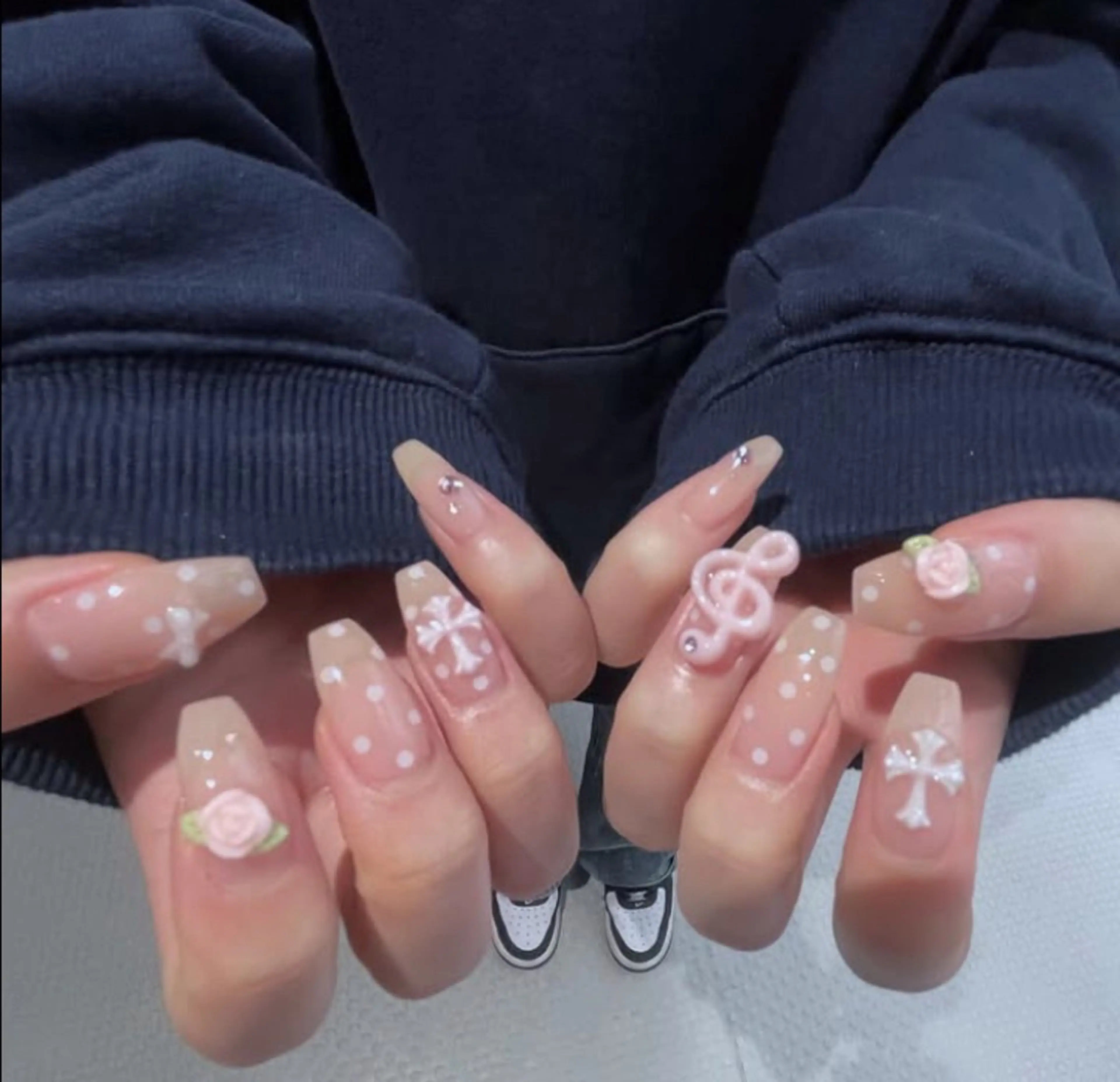 ネイル 長さ出し グラデーション キラキラネイル 韓国ネイル ラメ(グリッター) ハンドネイル ハンドケア Chisa Nail Studio所属・チ サのネイルデザイン