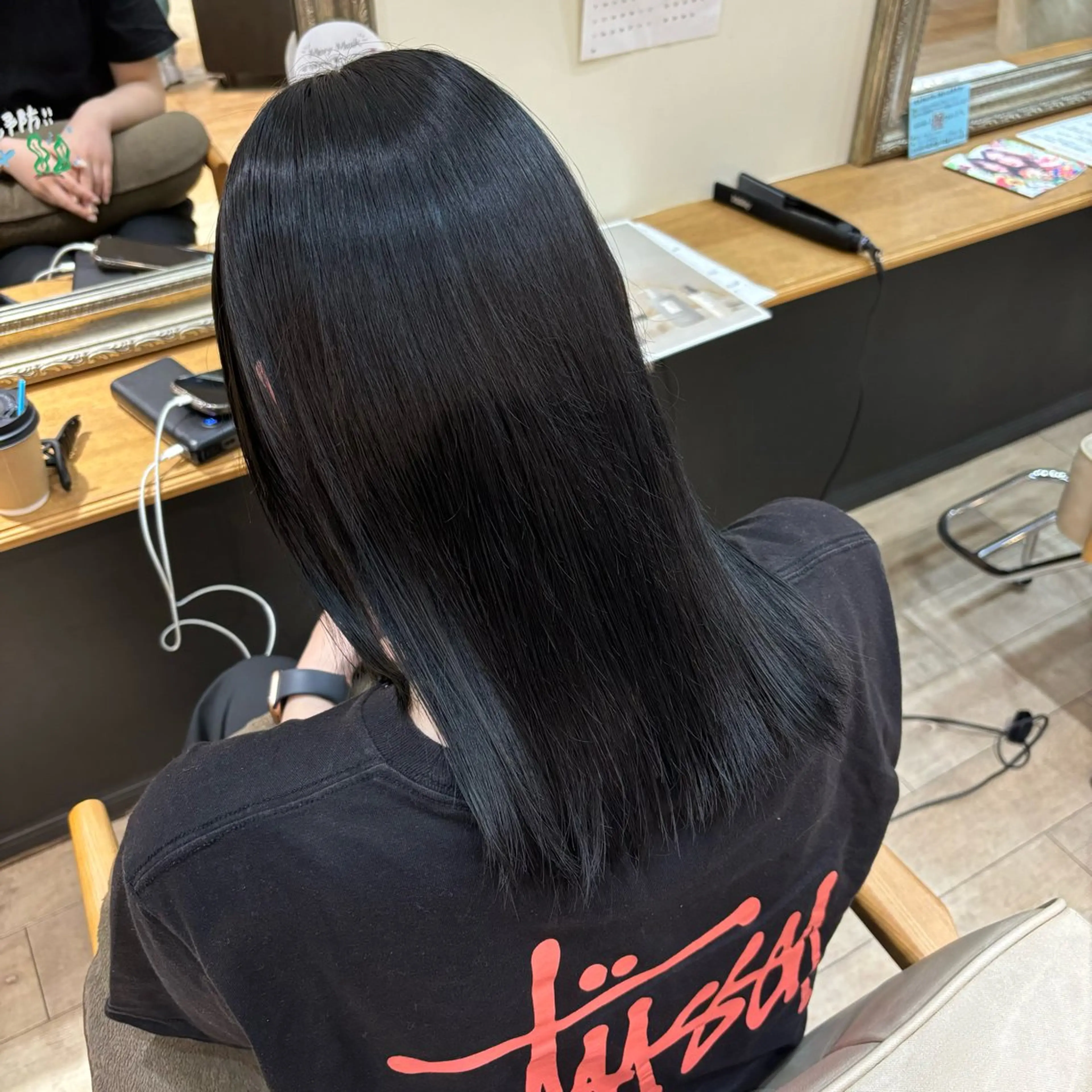 カラー ヘアカラー トリートメント しおり🍬 KOKORO🤍のヘアスタイル