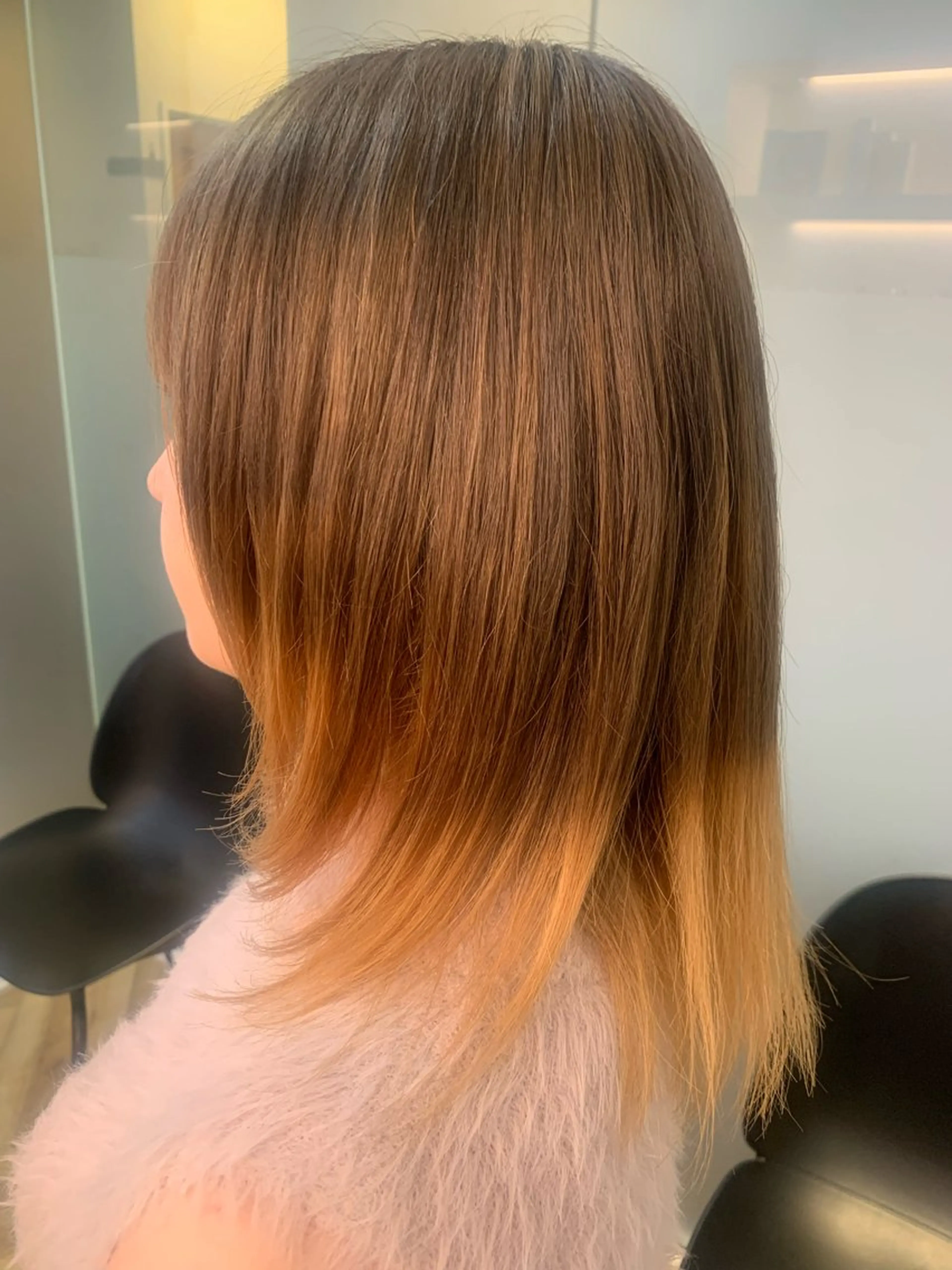 ミディアム カラー ブリーチ 顔まわりレイヤー 顔周りカット レイヤーカット カット ヘアカラー トリートメント 大人ヘア✨髪質改善 ✨ショート＊今泉のヘアスタイル