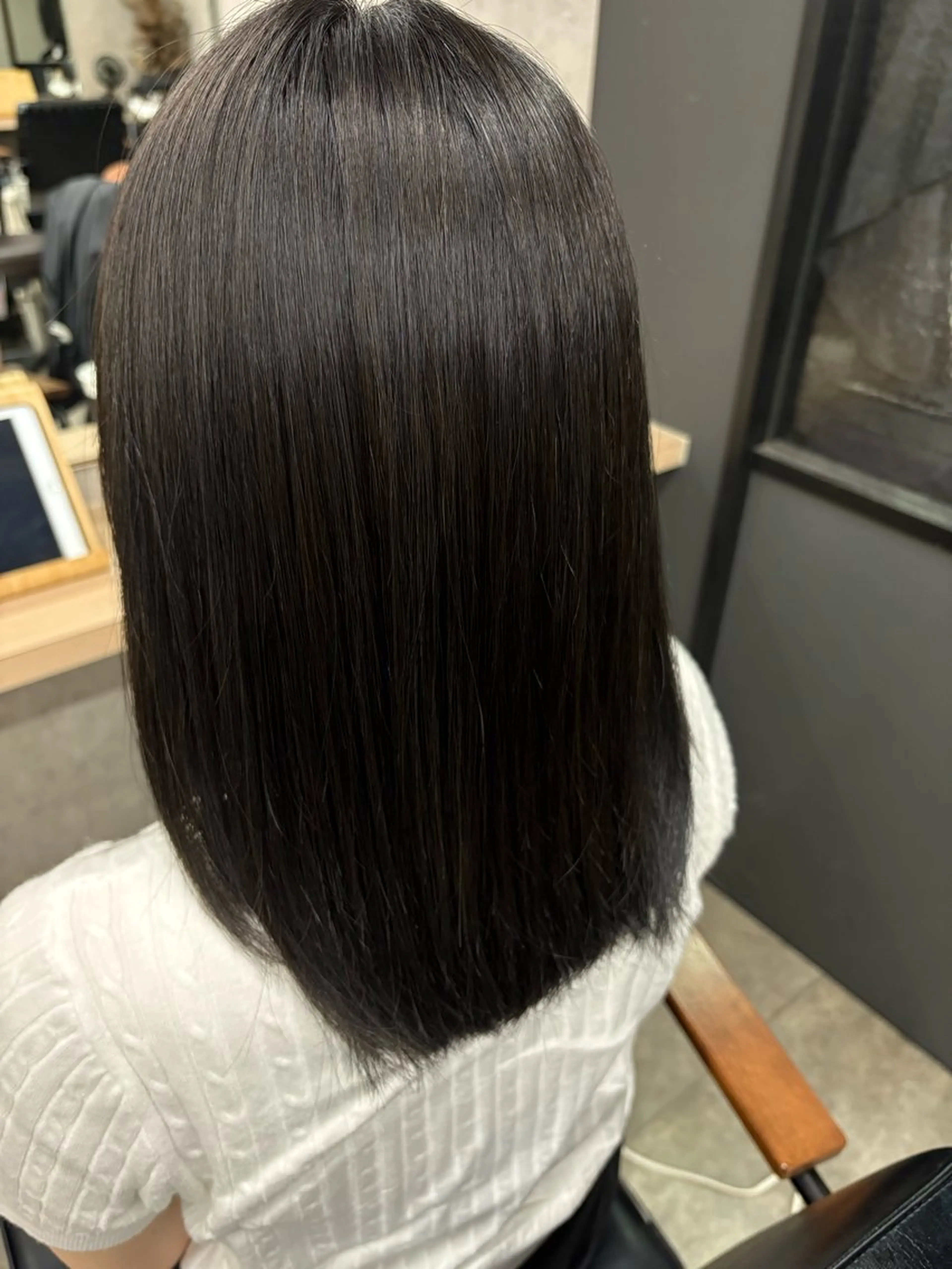 ミディアム カラー 透明感カラー ダークグレー ダークグレージュ グレージュ ヘアカラー 中田 汐梨のヘアスタイル