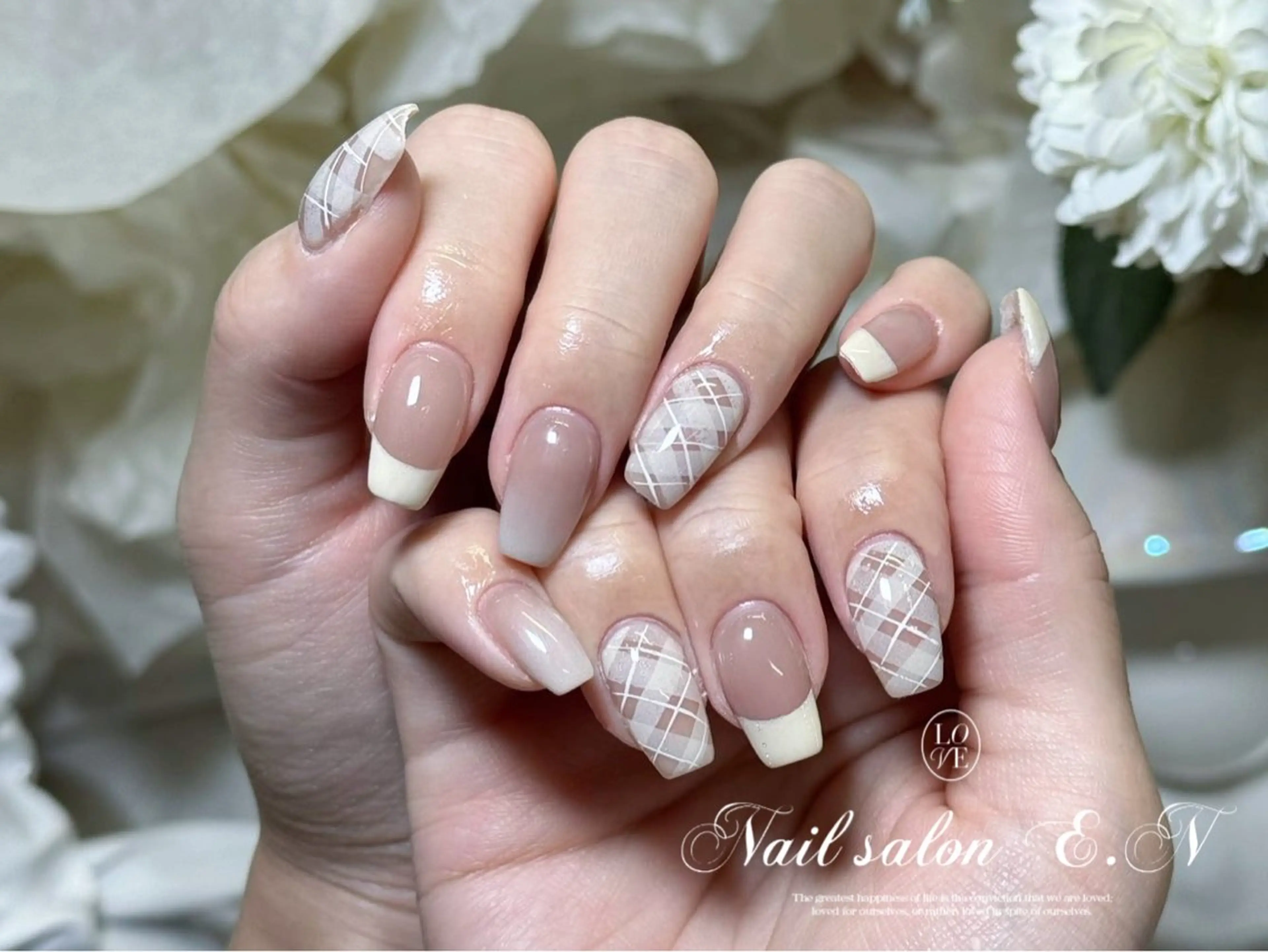 ネイル アートネイル オーロラネイル ガーリー キラキラネイル 韓国ネイル ハンドネイル E.N🦋 長さ出し/持ち込みのネイルデザイン