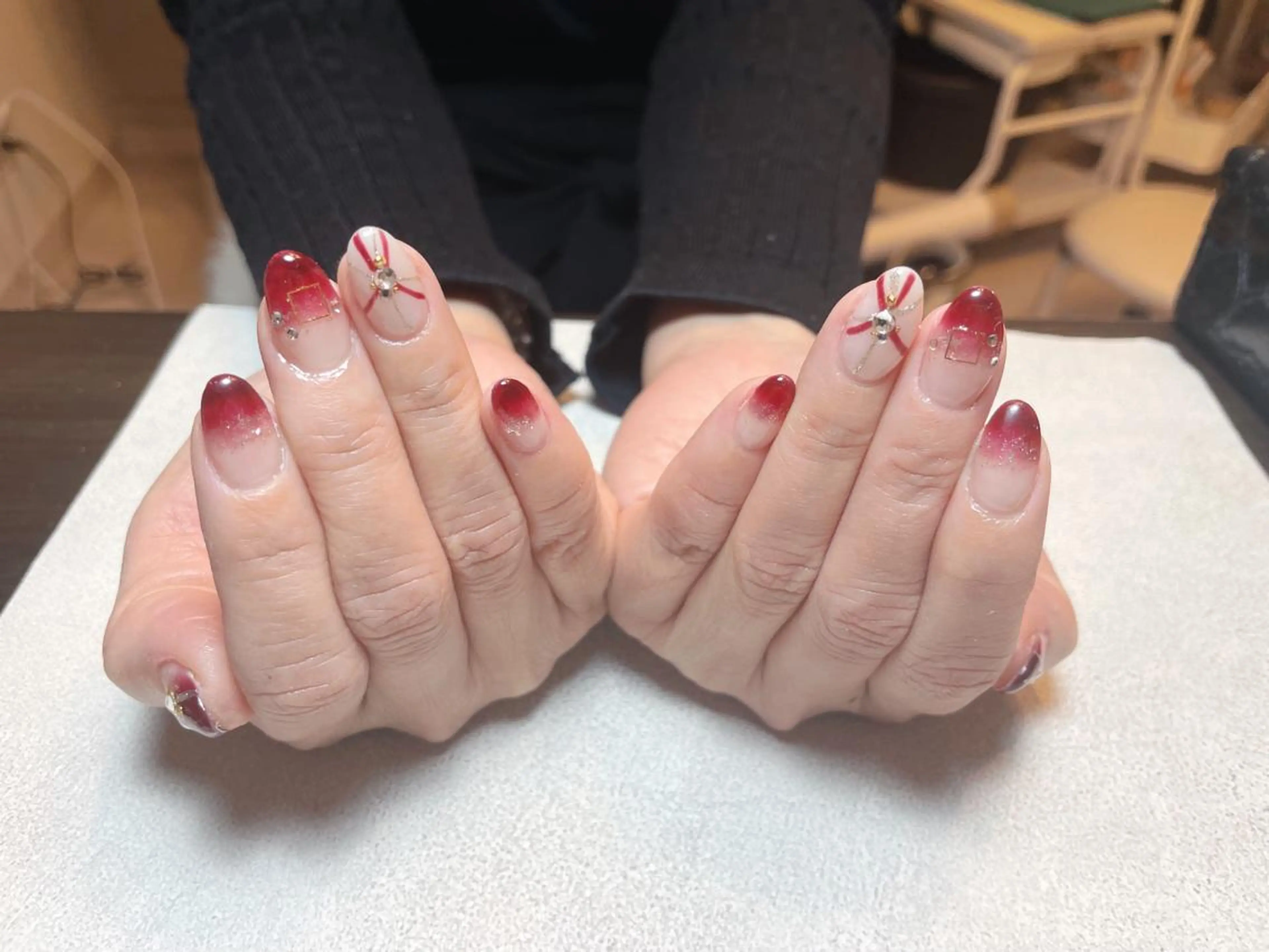 ネイル アートネイル ボルドー ジェルネイル キラキラネイル パラジェル ハンドネイル BLANCEnail所属・BLANCnail yuuのネイルデザイン