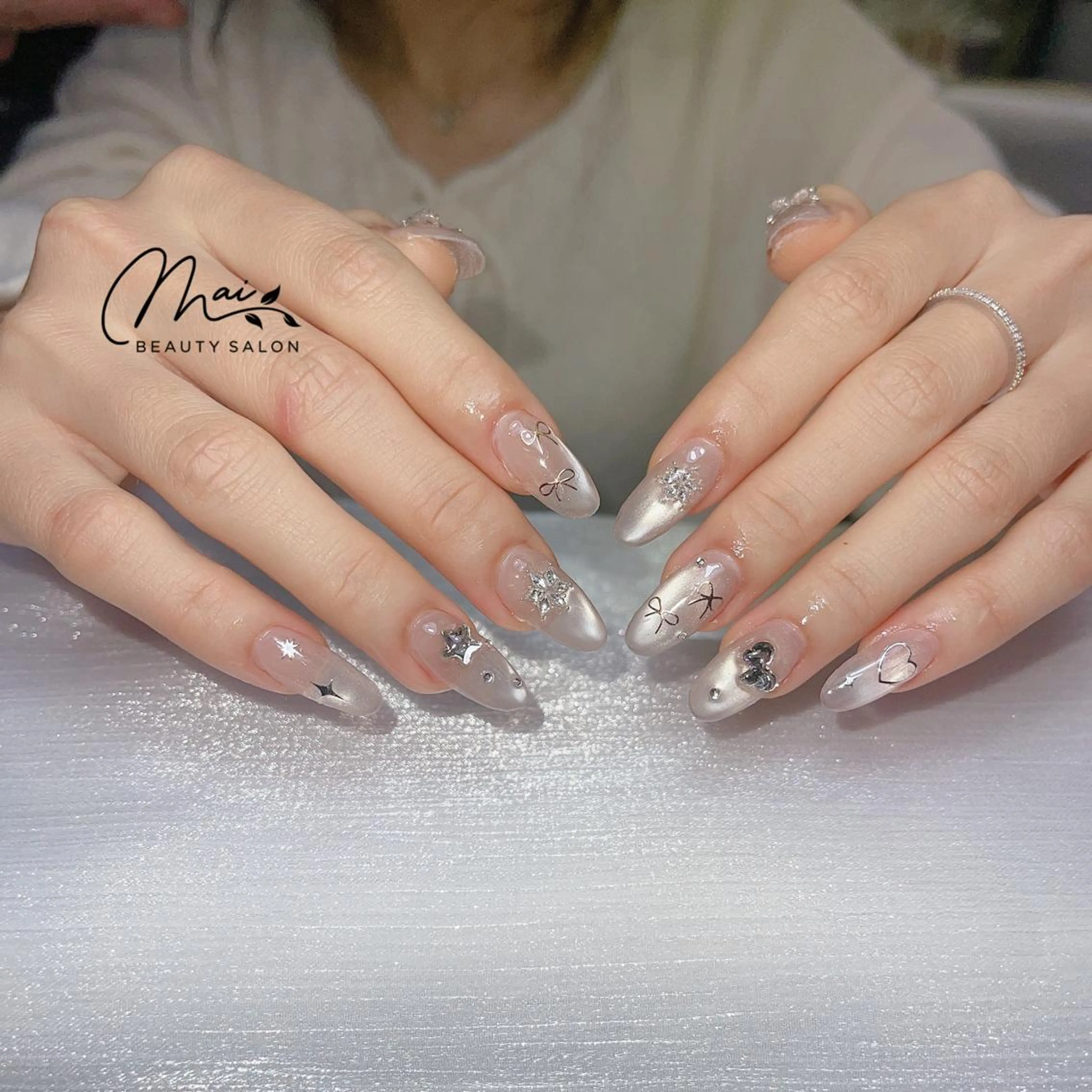 ネイル オーロラネイル チークネイル 長さ出し フラッシュネイル フットネイル MaiBeauty dodoのネイルデザイン