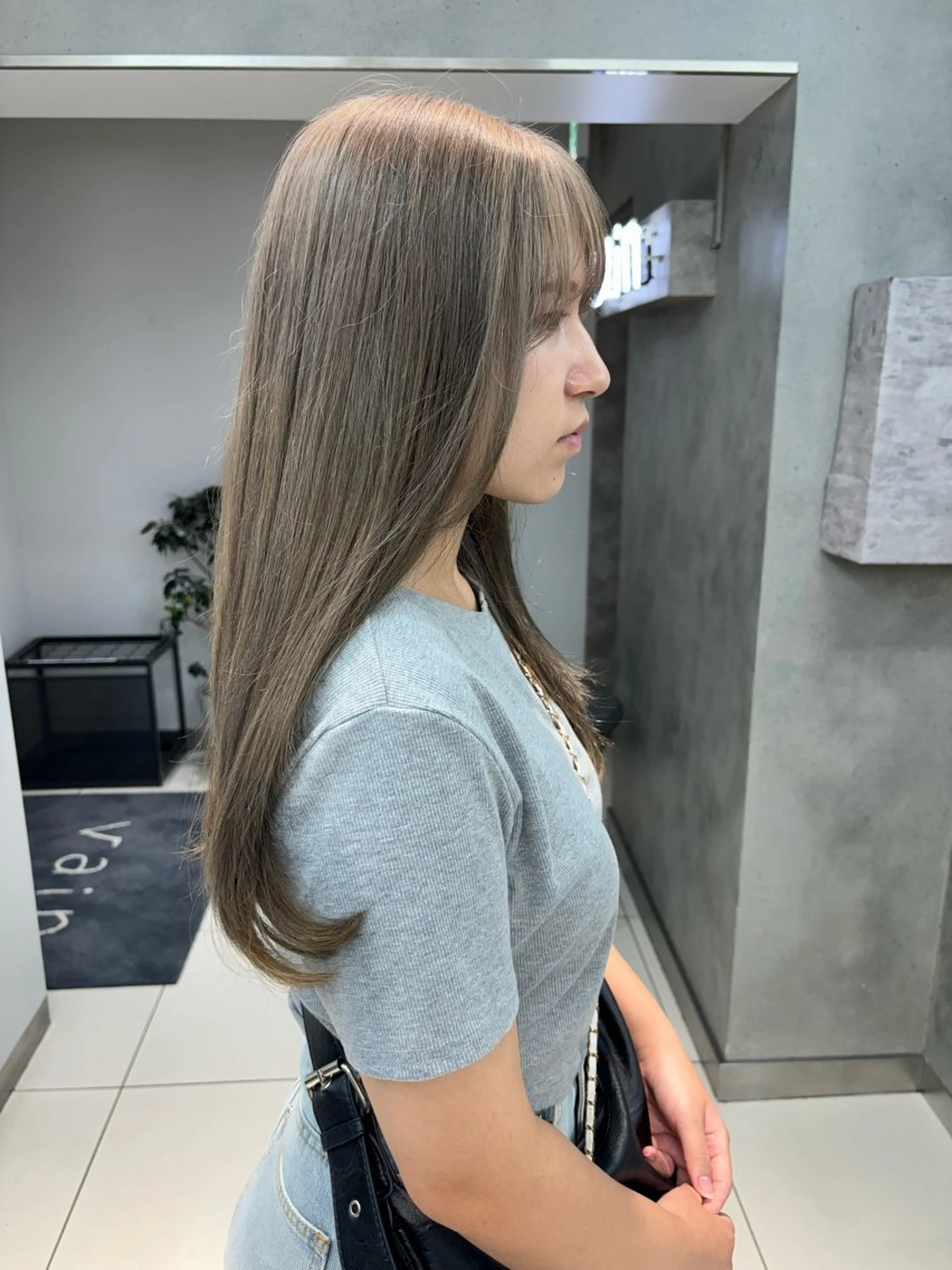 ショート カラー ヘアアレンジ ボブ/透明感ベージュ 🫧クルミ🌟のヘアスタイル