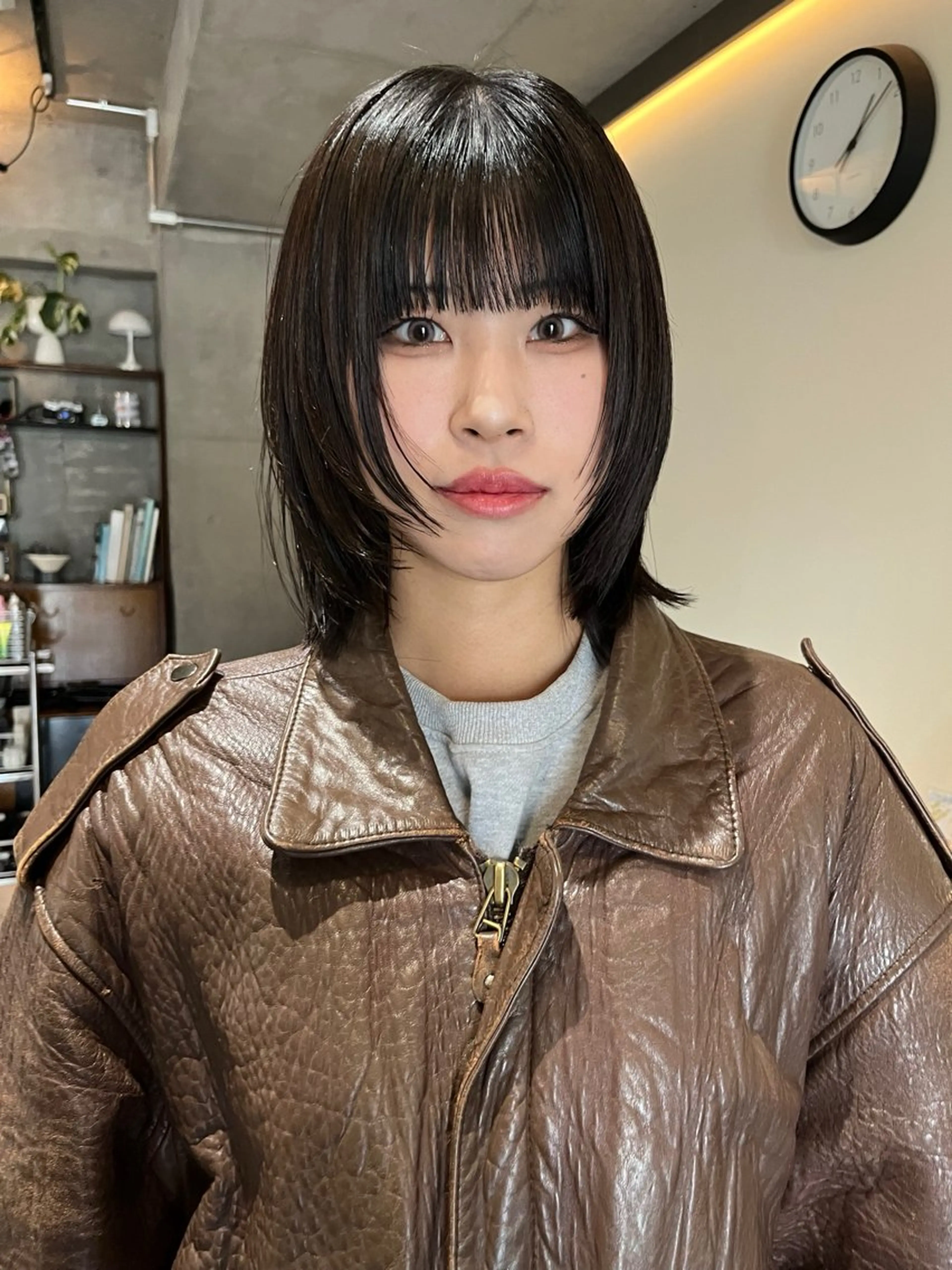 ミディアム ミディアムレイヤー レイヤーカット ウルフカット ウルフレイヤー レイヤーカット\ウル フ　chinatsuのヘアスタイル