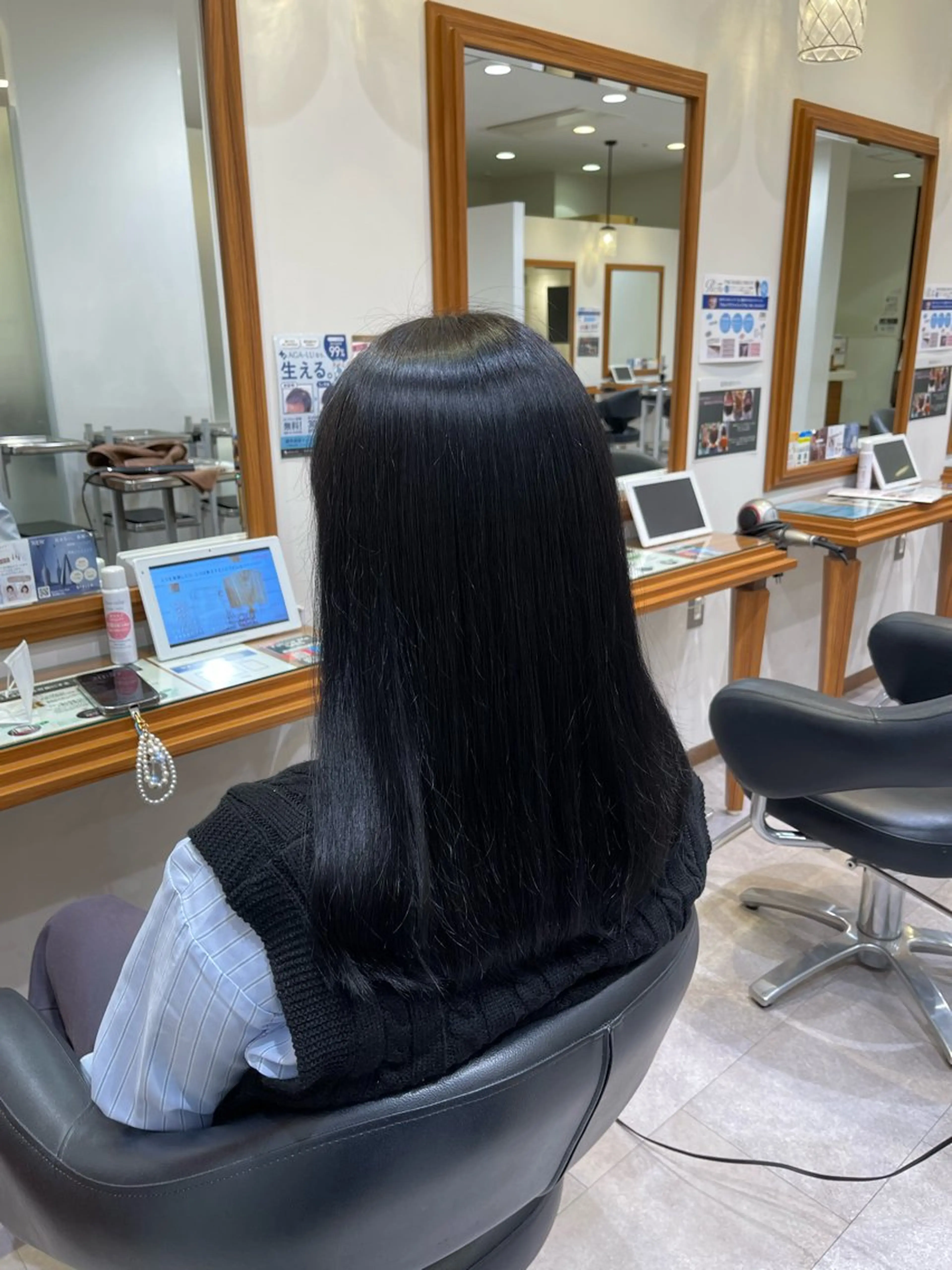 セミロング カラー ✂︎髪質改善・ Yuitoのヘアスタイル