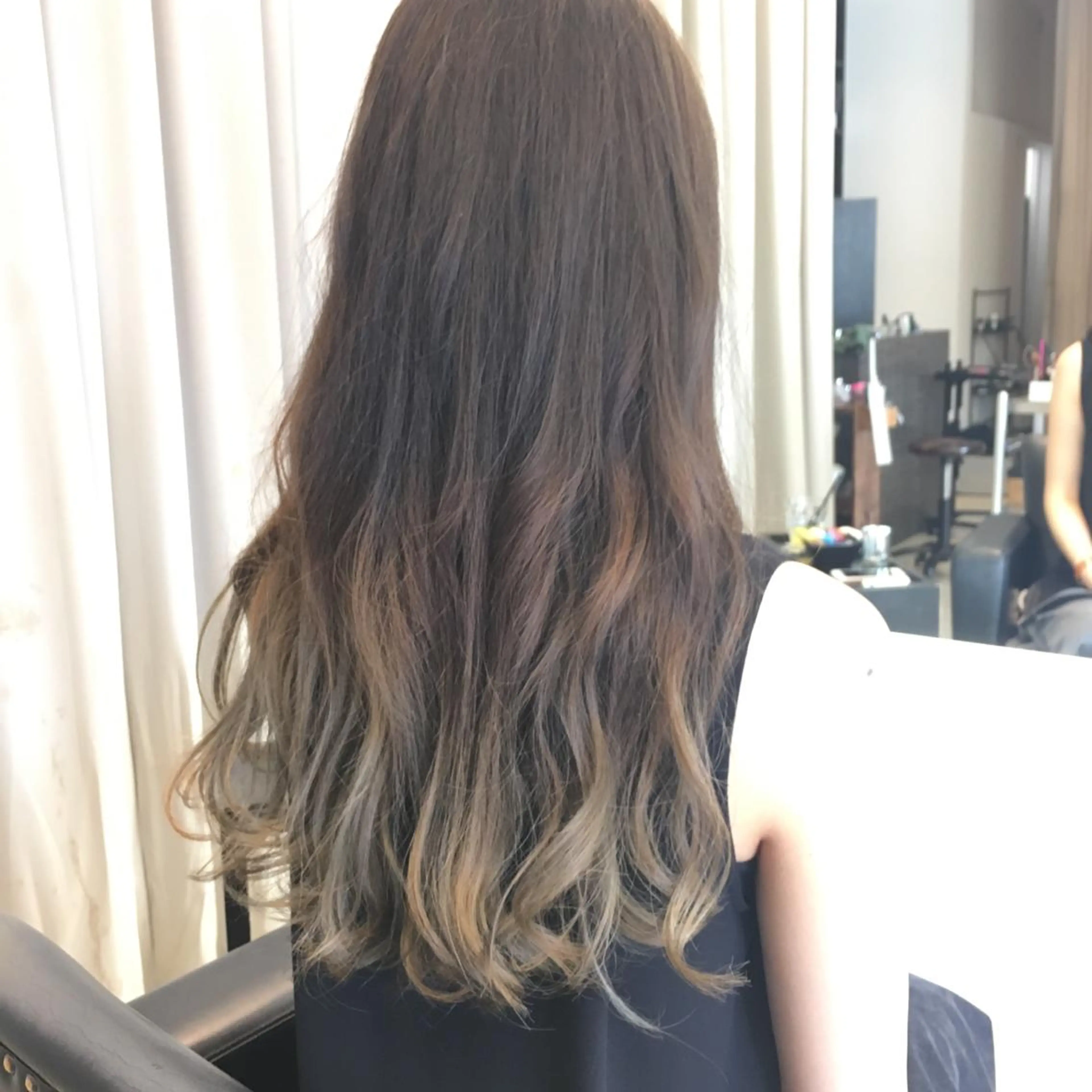 ロング カラー グラデーションカラー ネイビーカラー Lien所属・西川 ヒロキのヘアスタイル