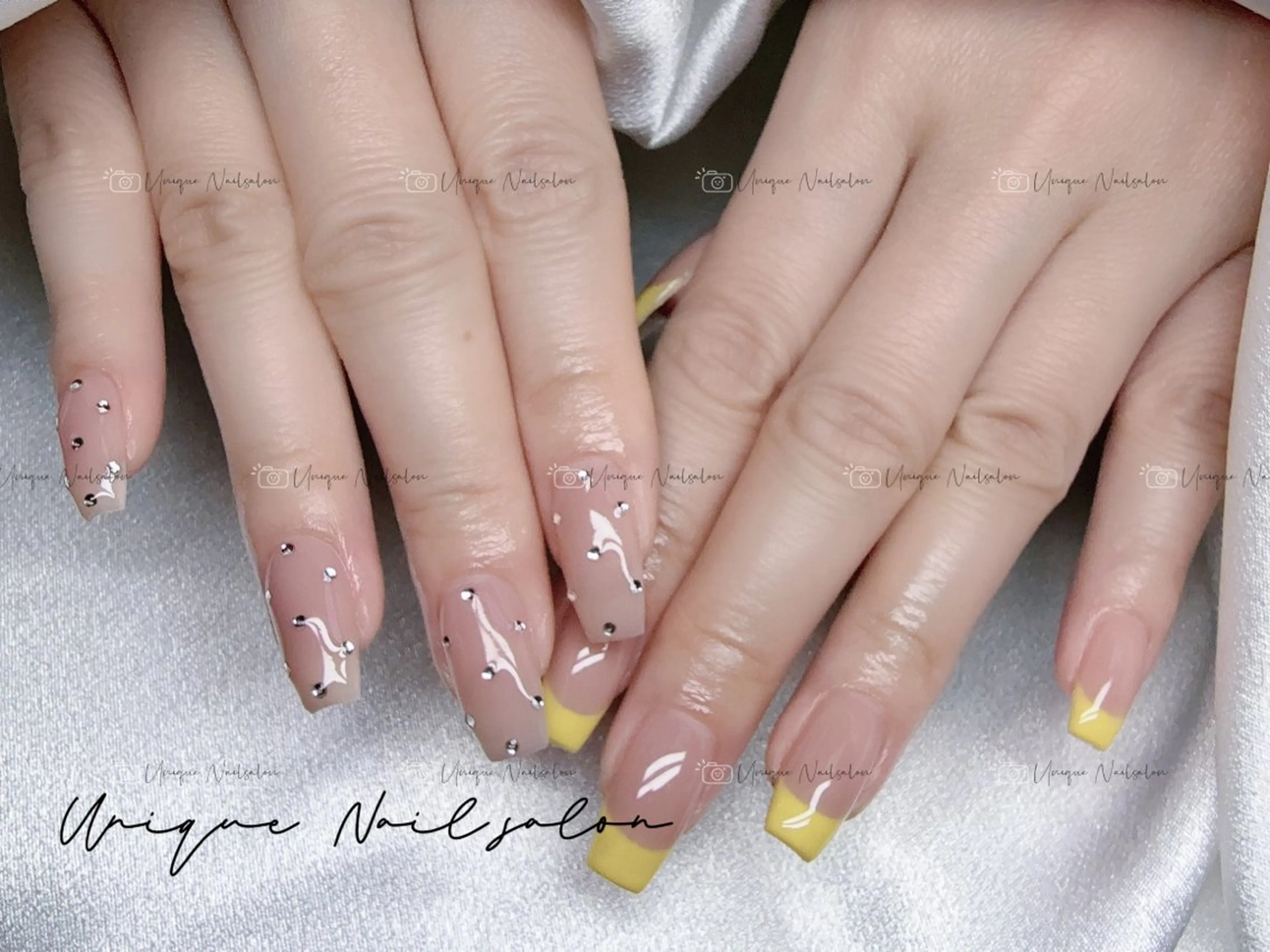 ネイル フレンチネイル ストーンネイル ハンドネイル ハンドケア UniqueNail 長さだし専門店のネイルデザイン