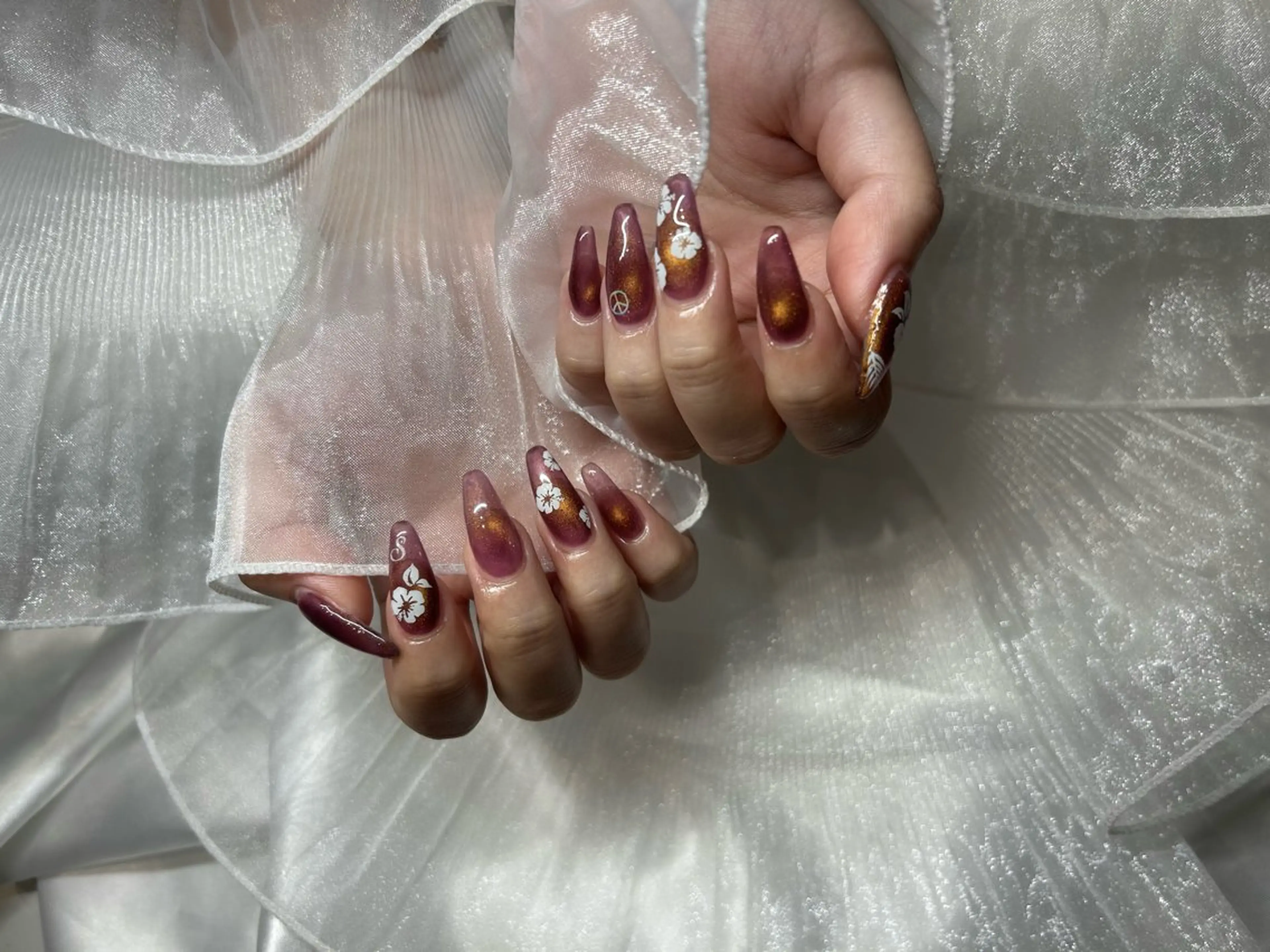 ネイル マグネットネイル ネイルグラマラス 西新井店所属・高宮 菜乃のネイルデザイン