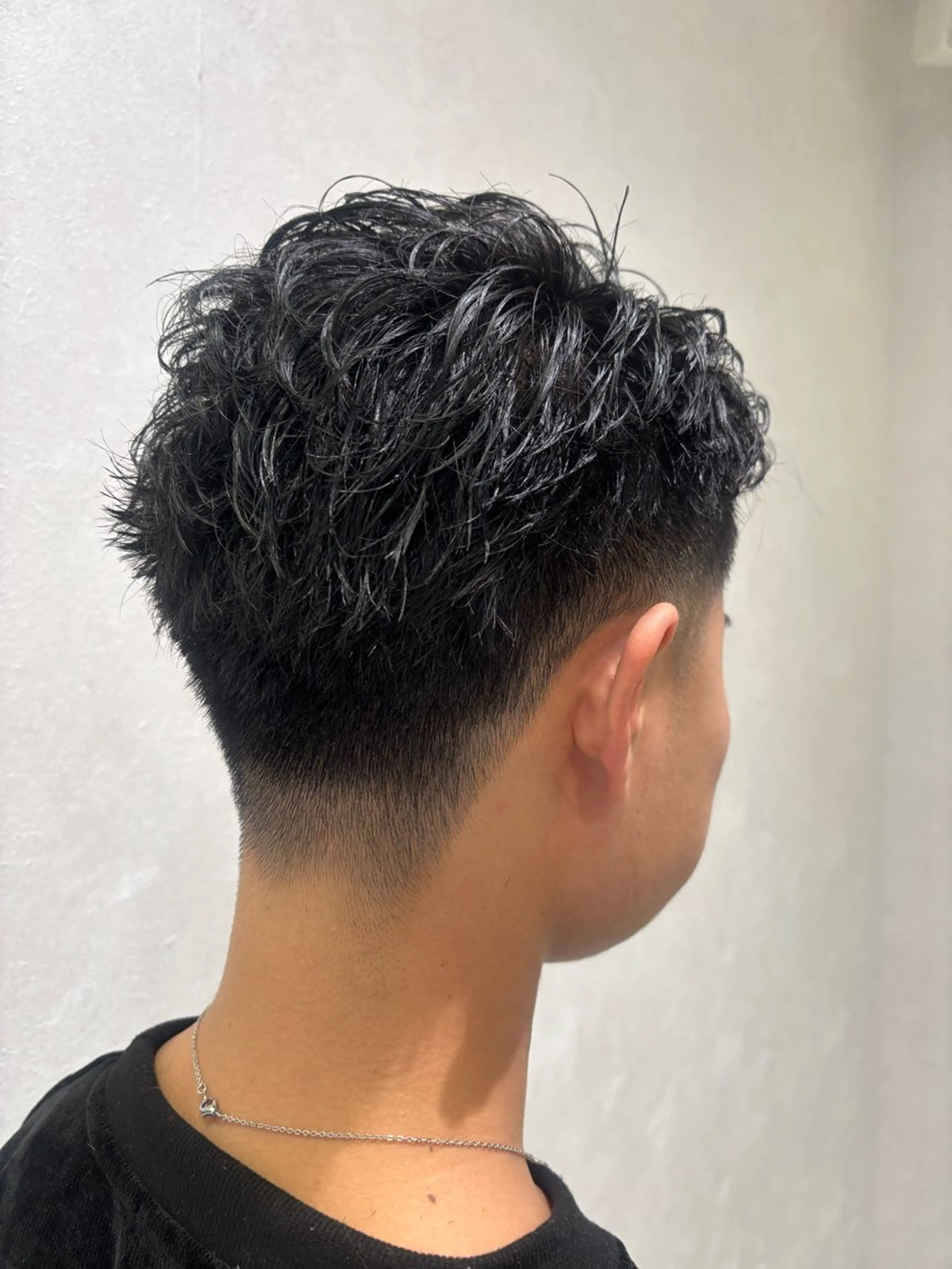 ショート カット 永田虹輝 ド色気パーマのヘアスタイル