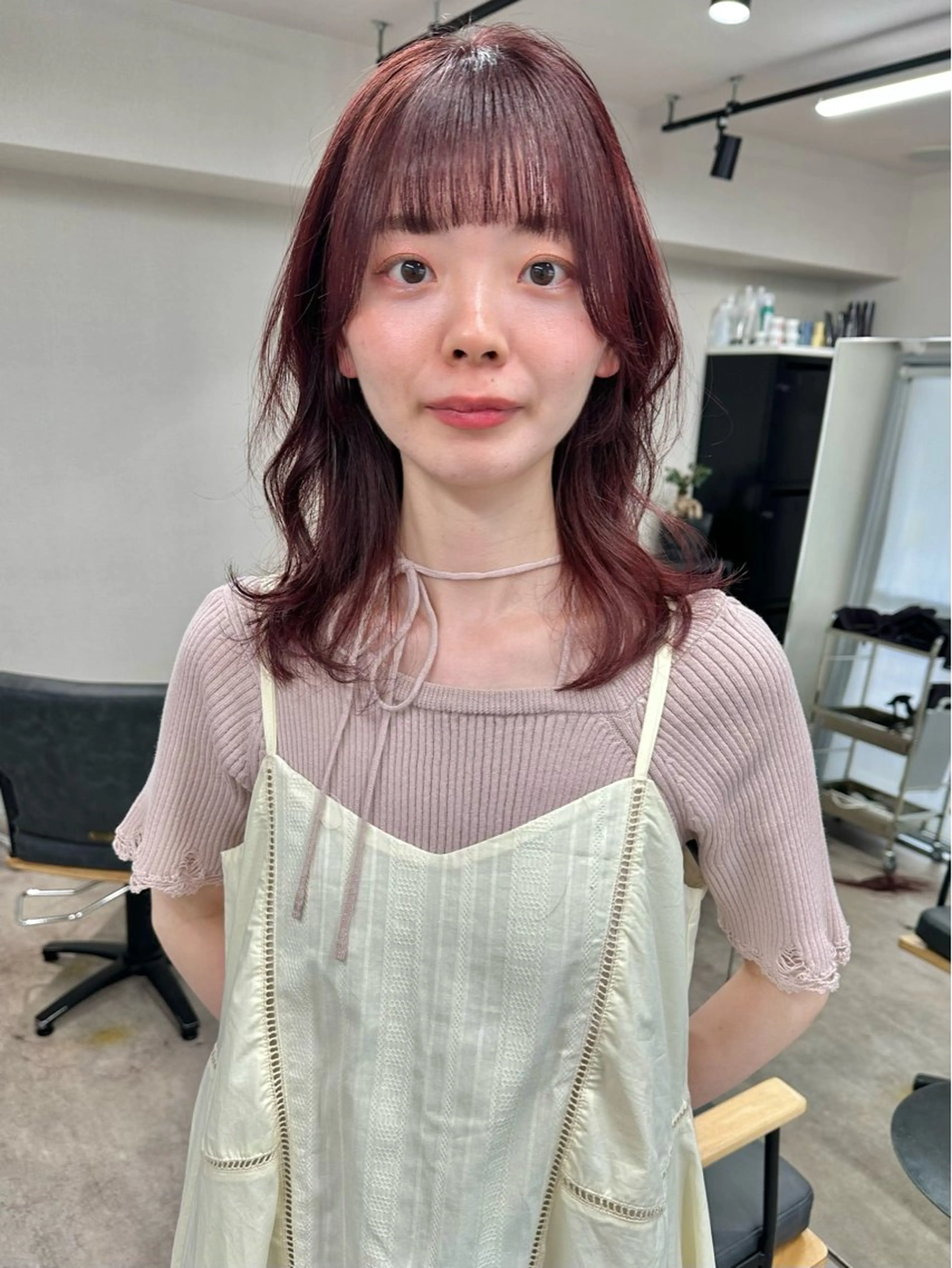 ミディアム カラー ミディアムレイヤー ボルドーカラー レイヤーカット カット ヘアカラー トリートメント レイヤーカット🪄 耳ツボ🎀Ayumiのヘアスタイル