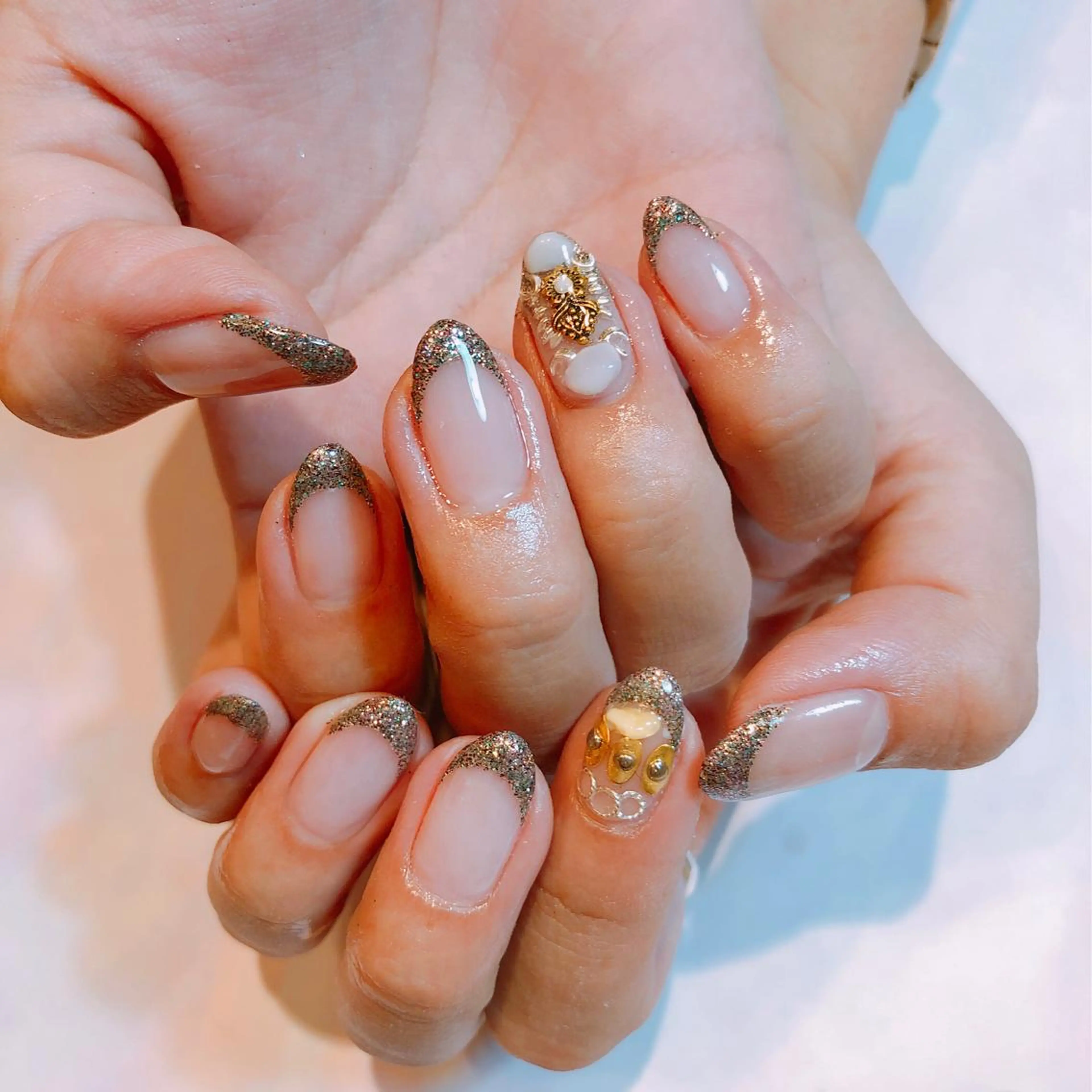 ネイル フレンチネイル ラメ(グリッター) ハンドネイル Chipieee Tokyoのネイルデザイン