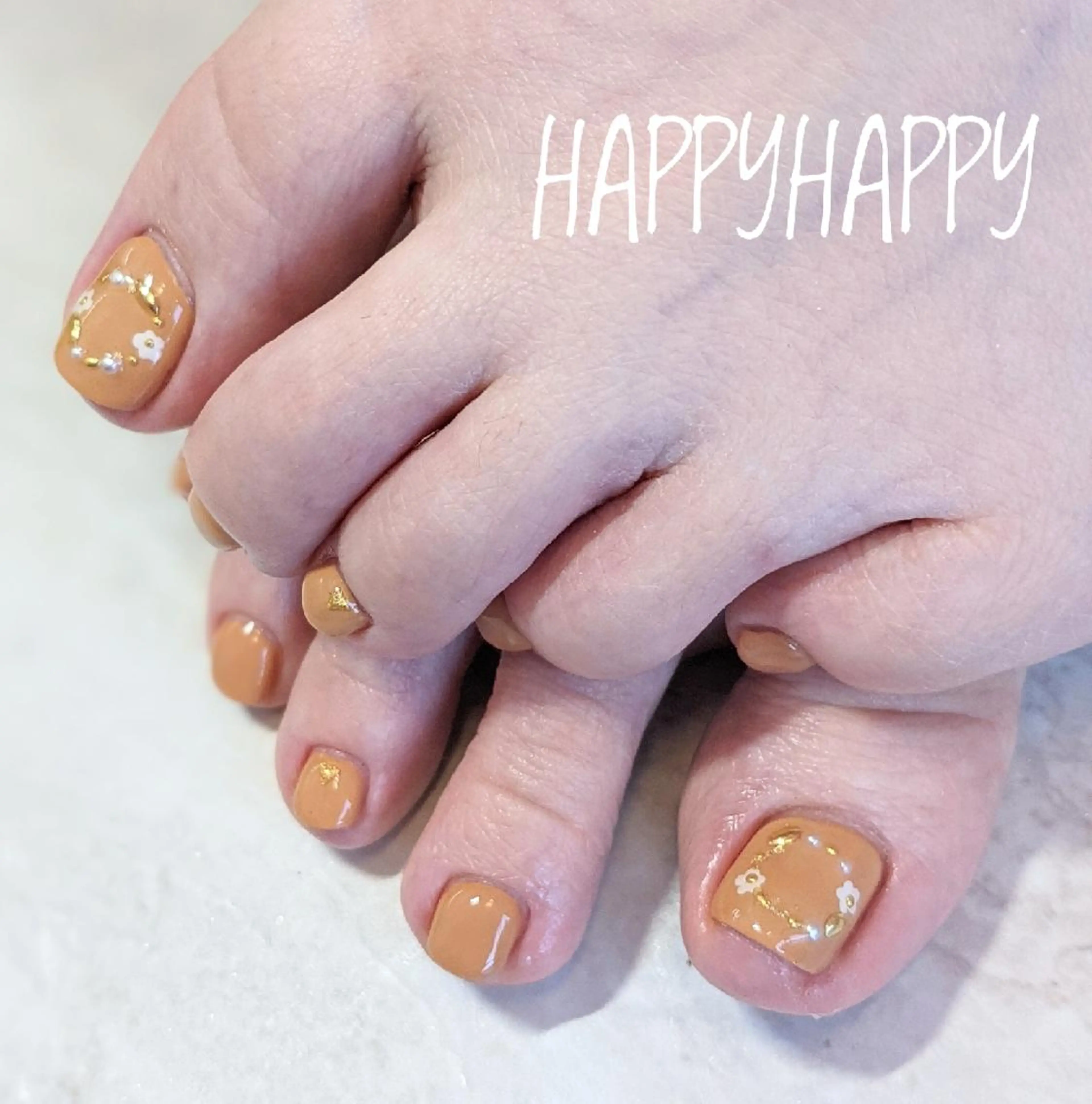 ネイル フットネイル HAPPY HAPPYのネイルデザイン